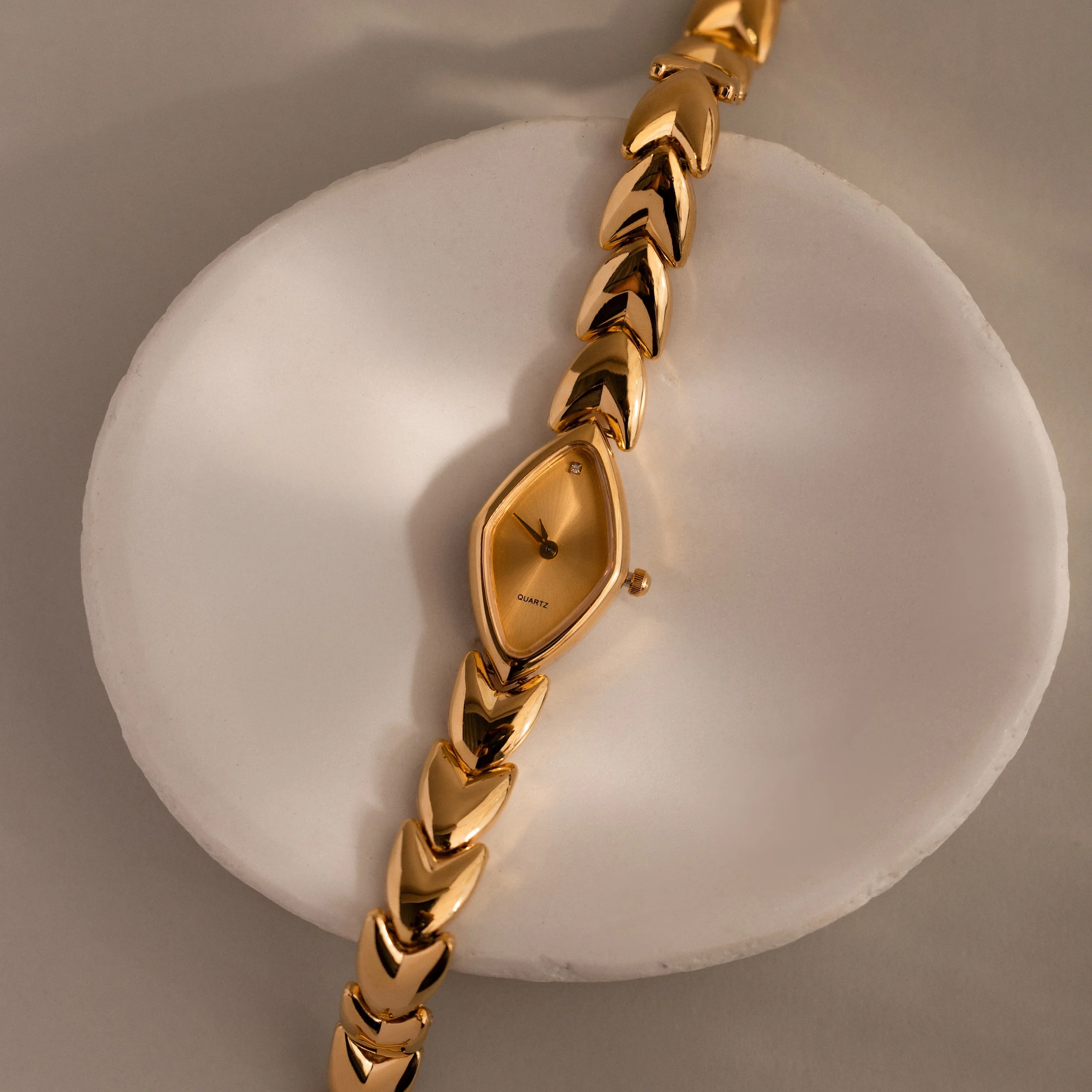 Geometric Oval Timepiece - Image 8