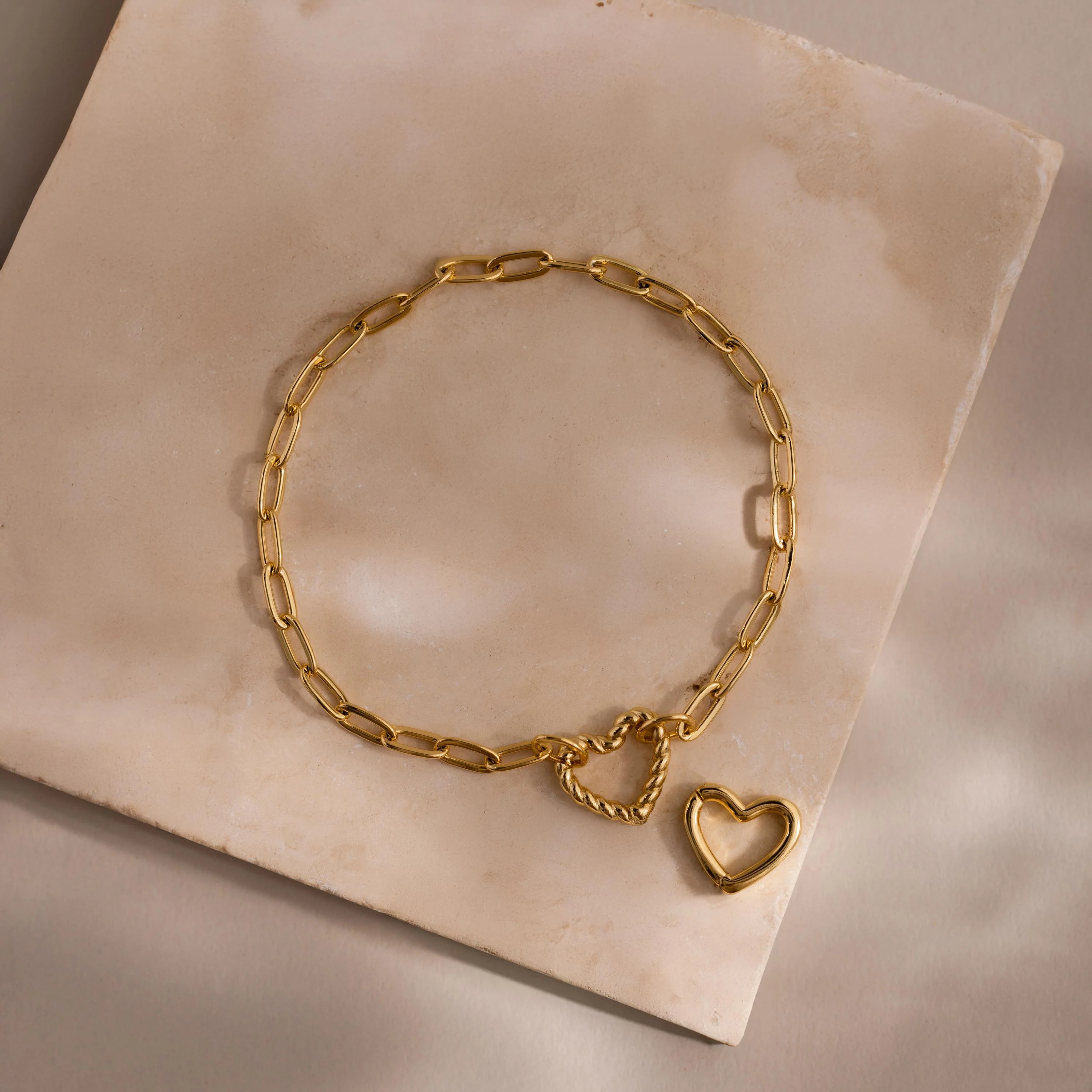 Heart Carabiner Paperclip Bracelet in 18K Gold