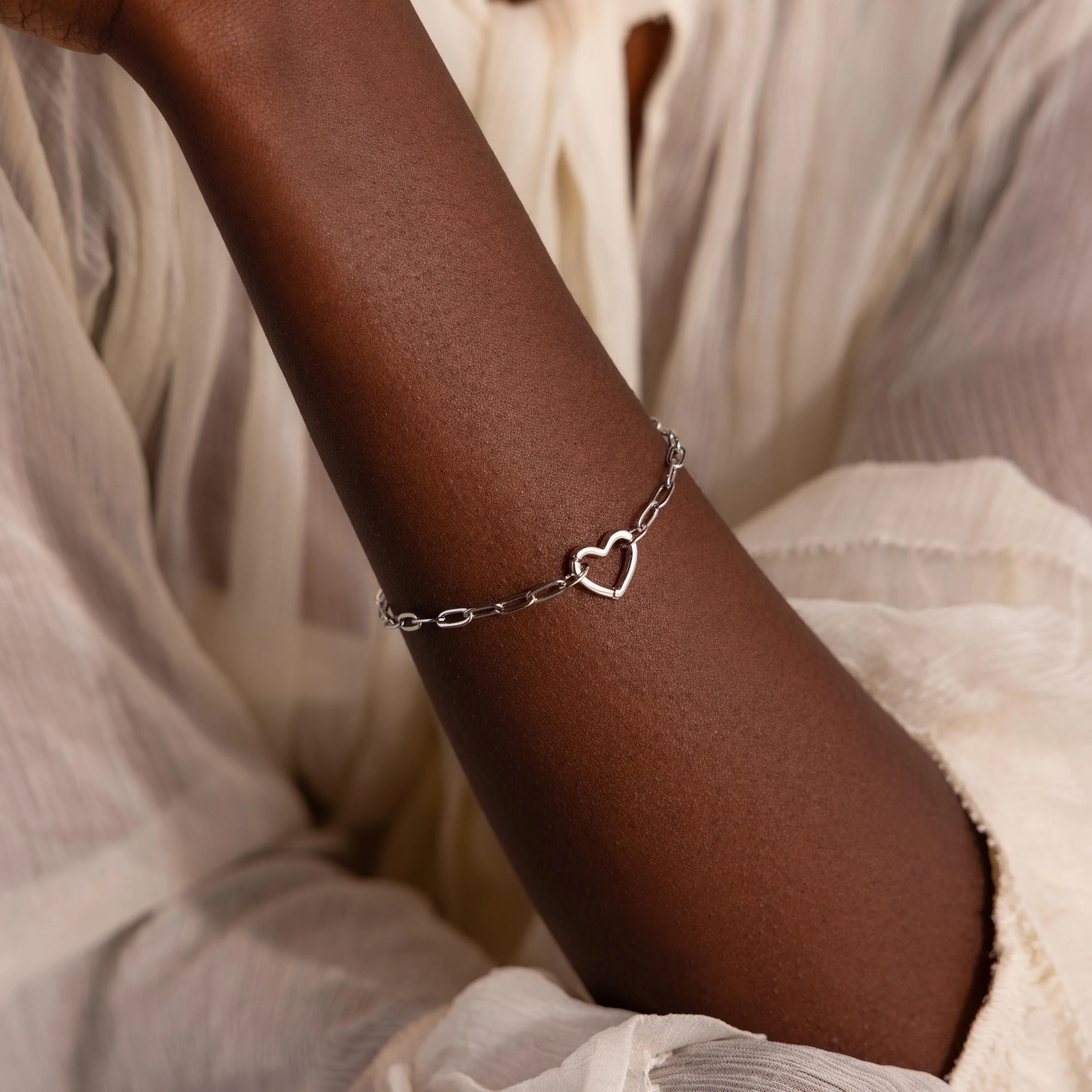 Heart Carabiner Paperclip Bracelet in Silver - Image 2