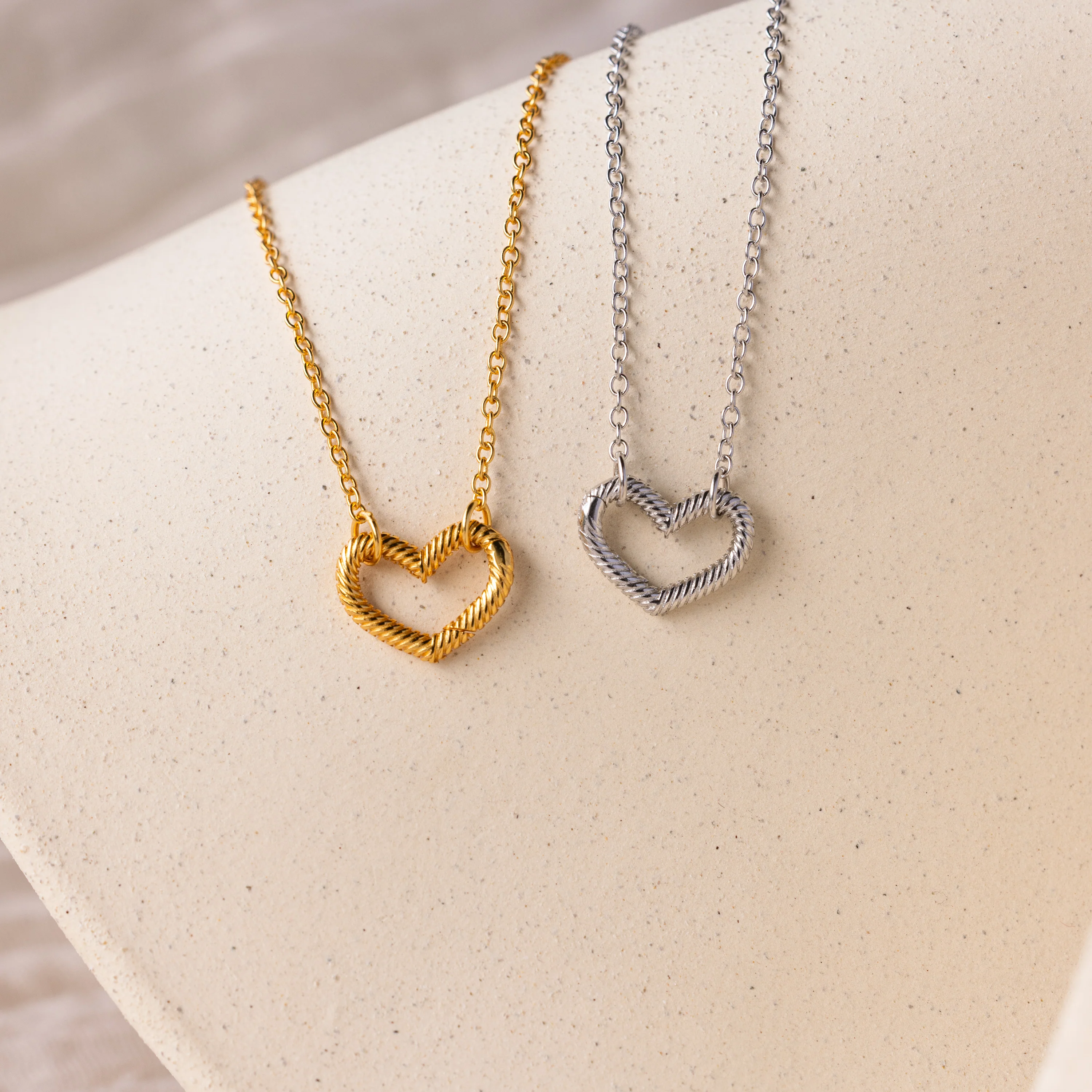 Heart Carabiner Set in Silver - Image 5