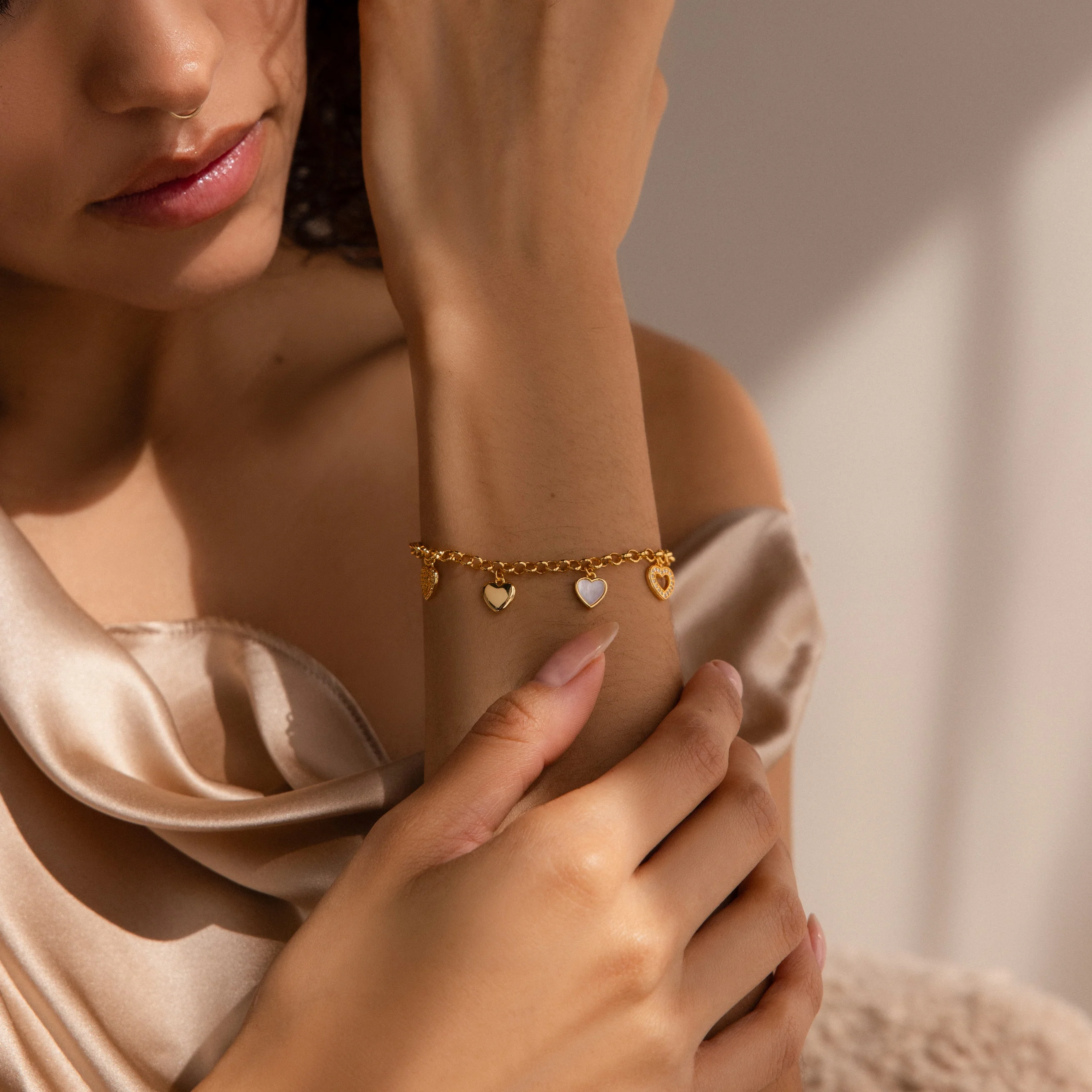 Heart Charm Bracelet in 18K Gold - Image 4