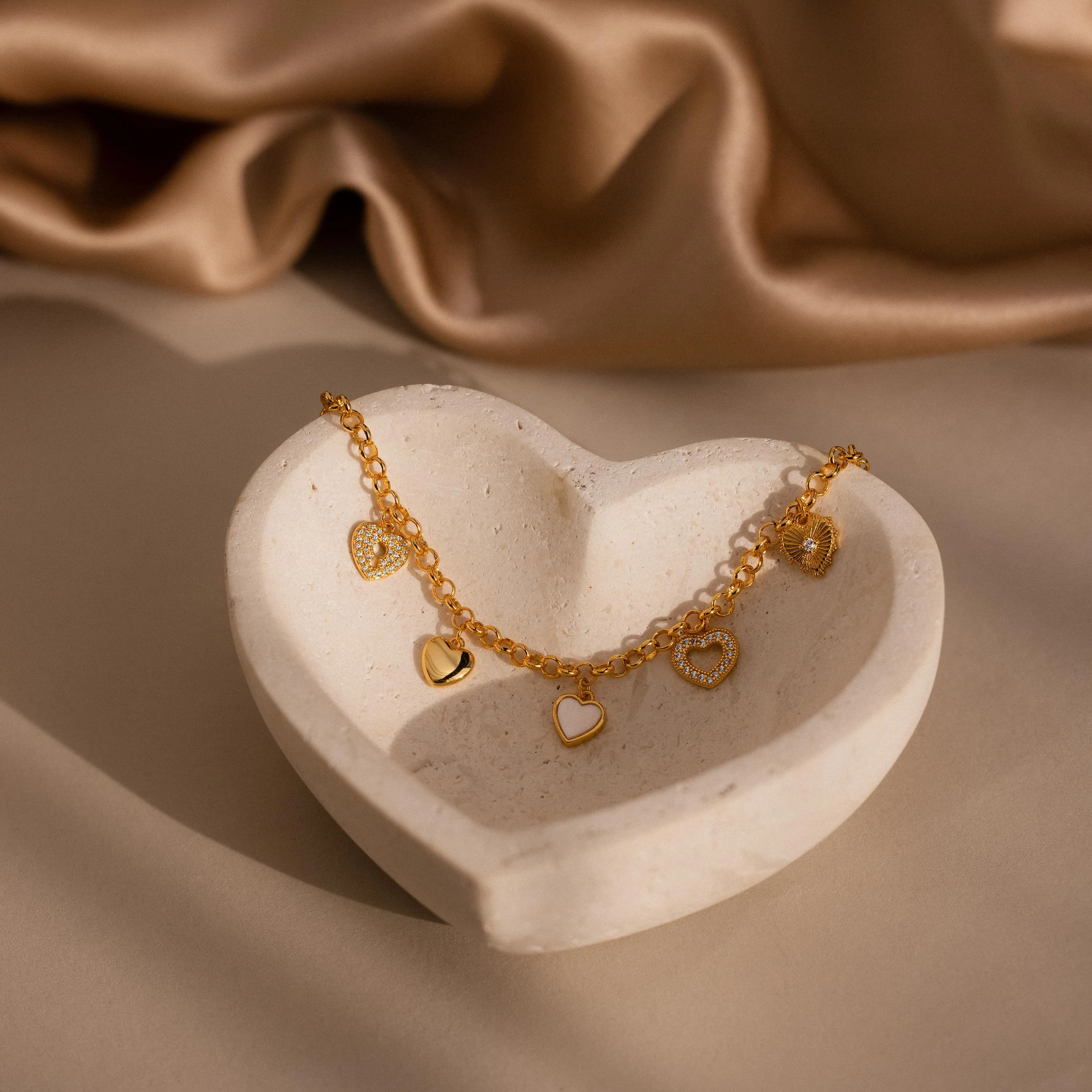 Heart Charm Bracelet in 18K Gold - Image 3