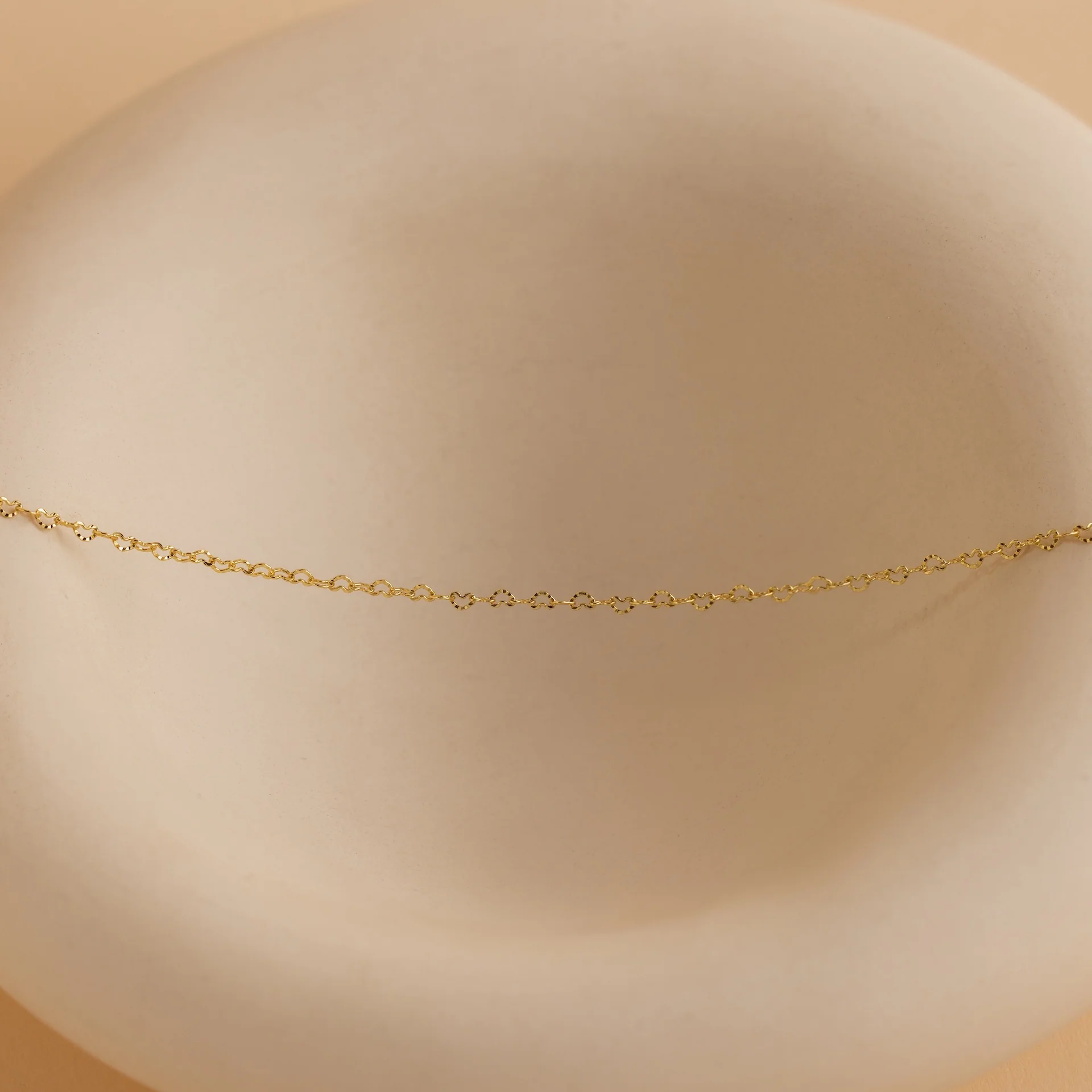 Heart Link Chain Necklace in 18K Gold - Image 4