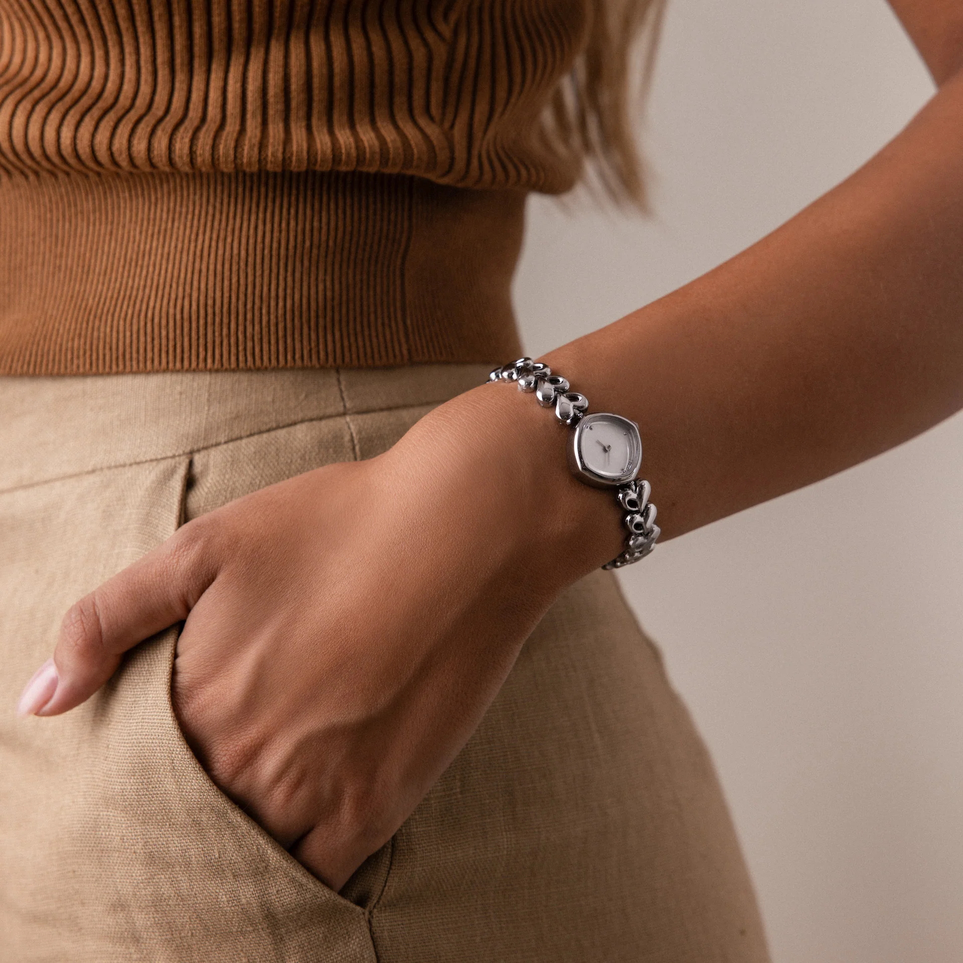 Heart Link Timepiece in Silver - Image 4