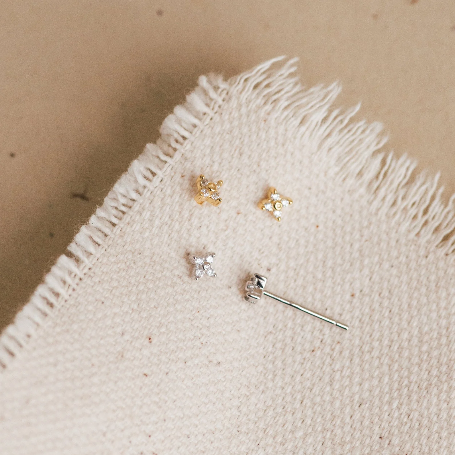 Hera Flower Studs in 18K Gold - Image 3
