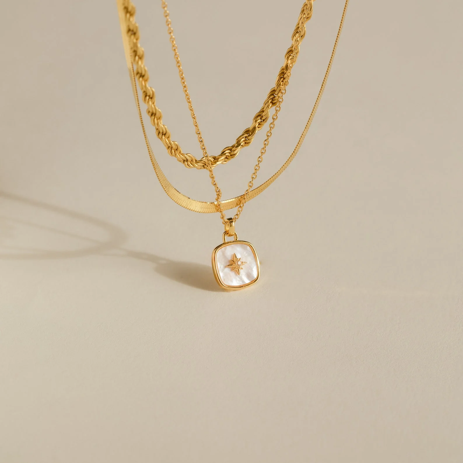 Hermoine Pendant Necklace - Image 6