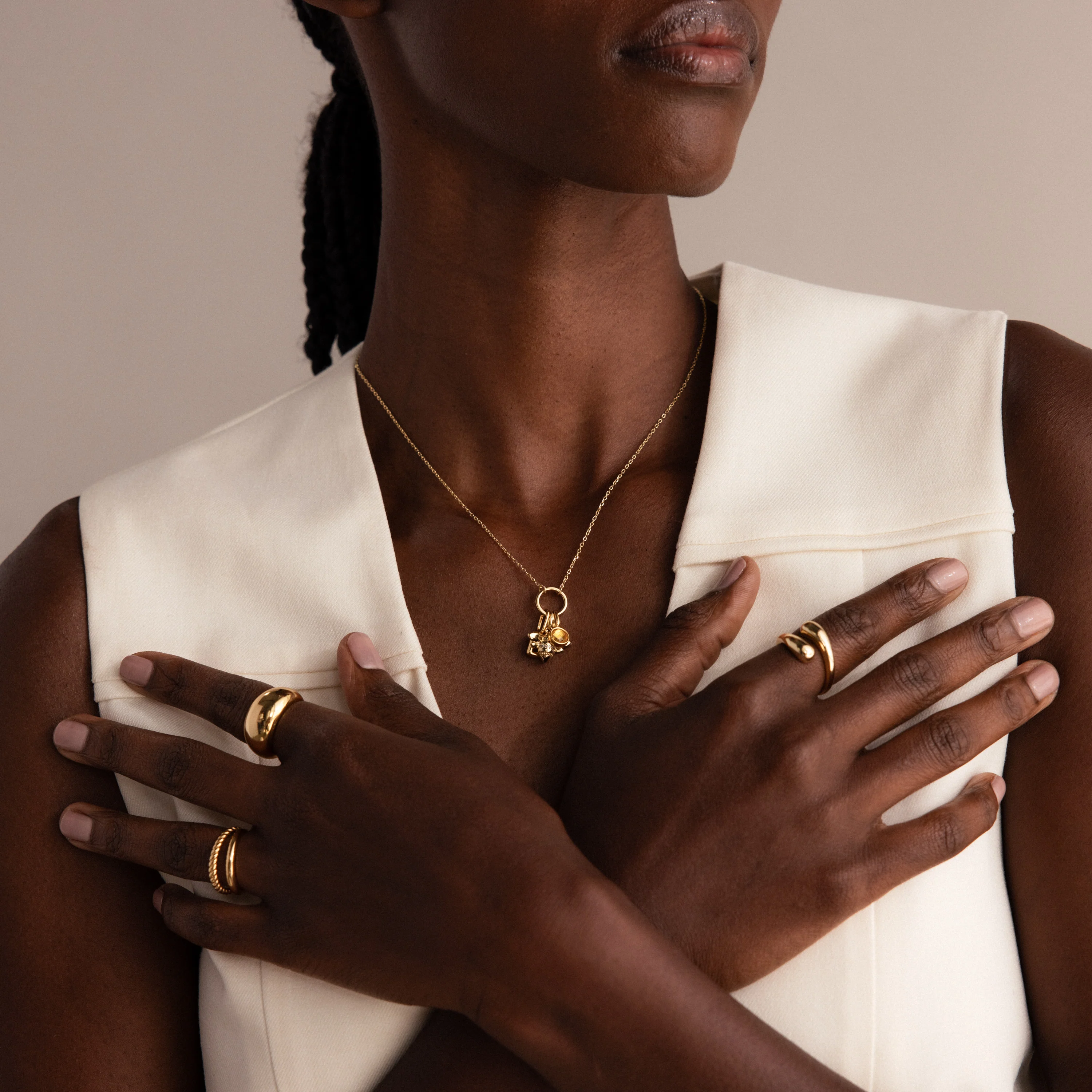 Honeybee Charm in 18K Gold - Image 8