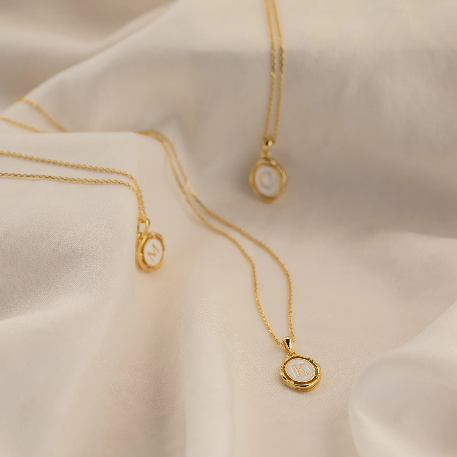 Initial Pendant Necklace in 18K Gold - Image 7
