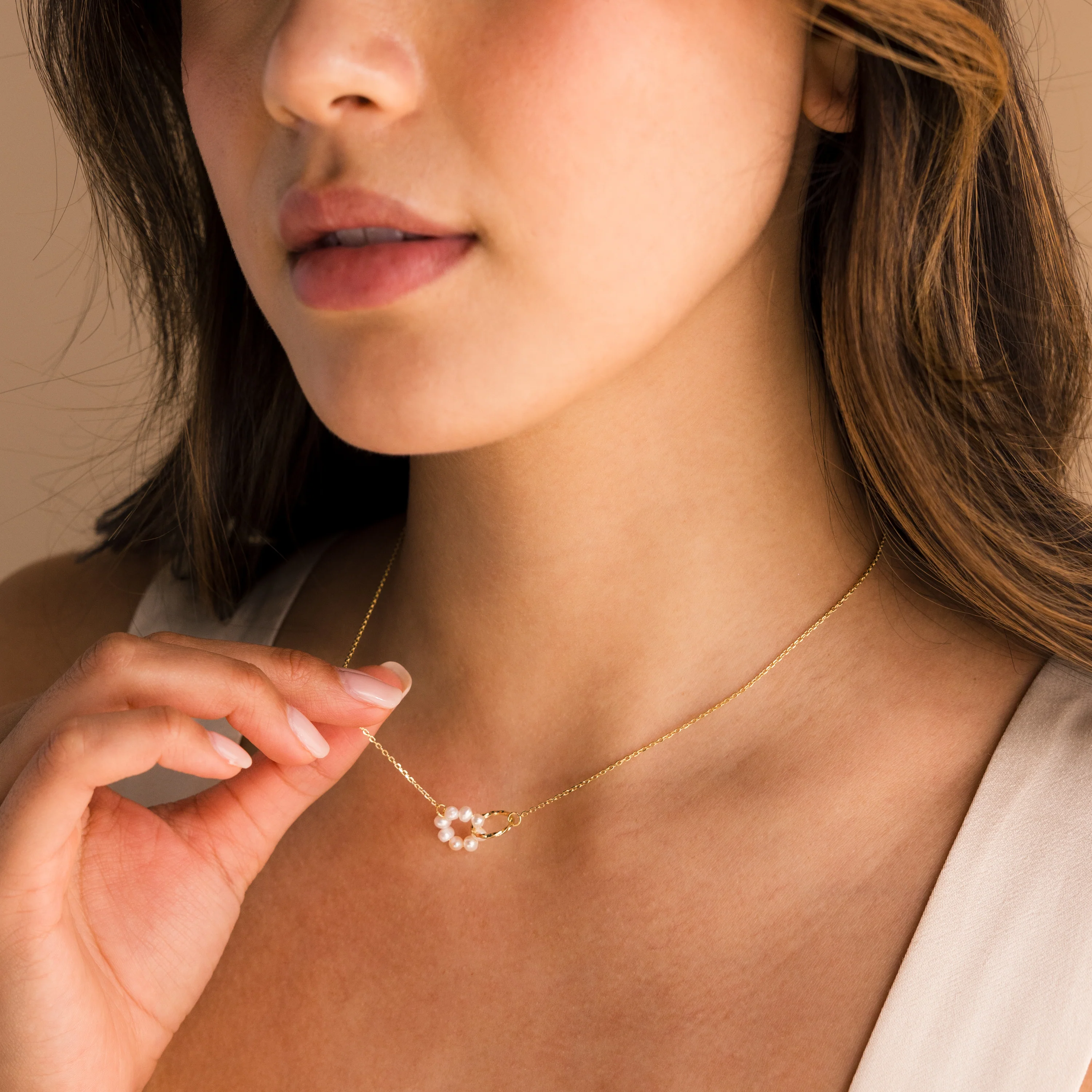 Interlocking Pearl Necklace - Image 4