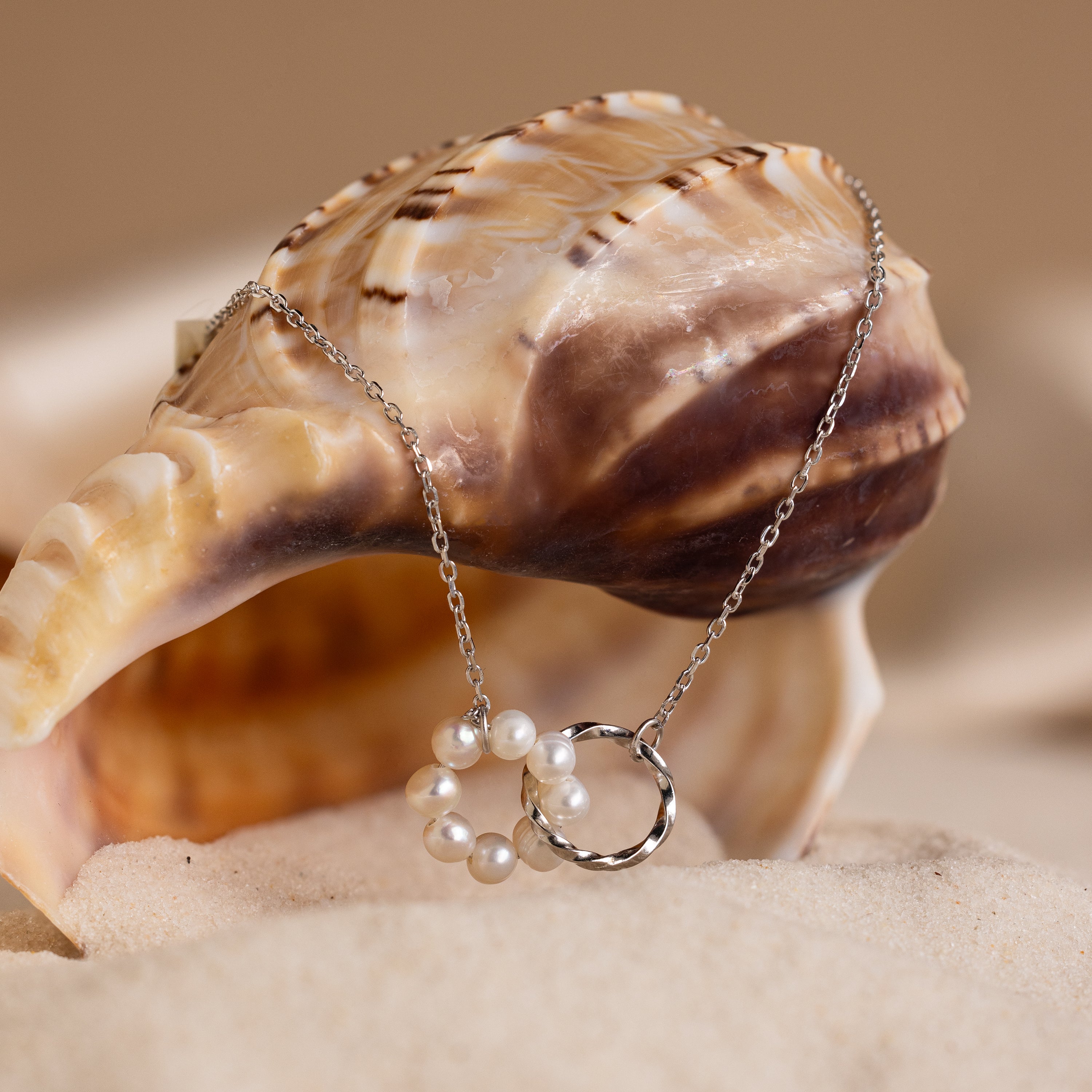 Interlocking Pearl Necklace in Silver - Image 3