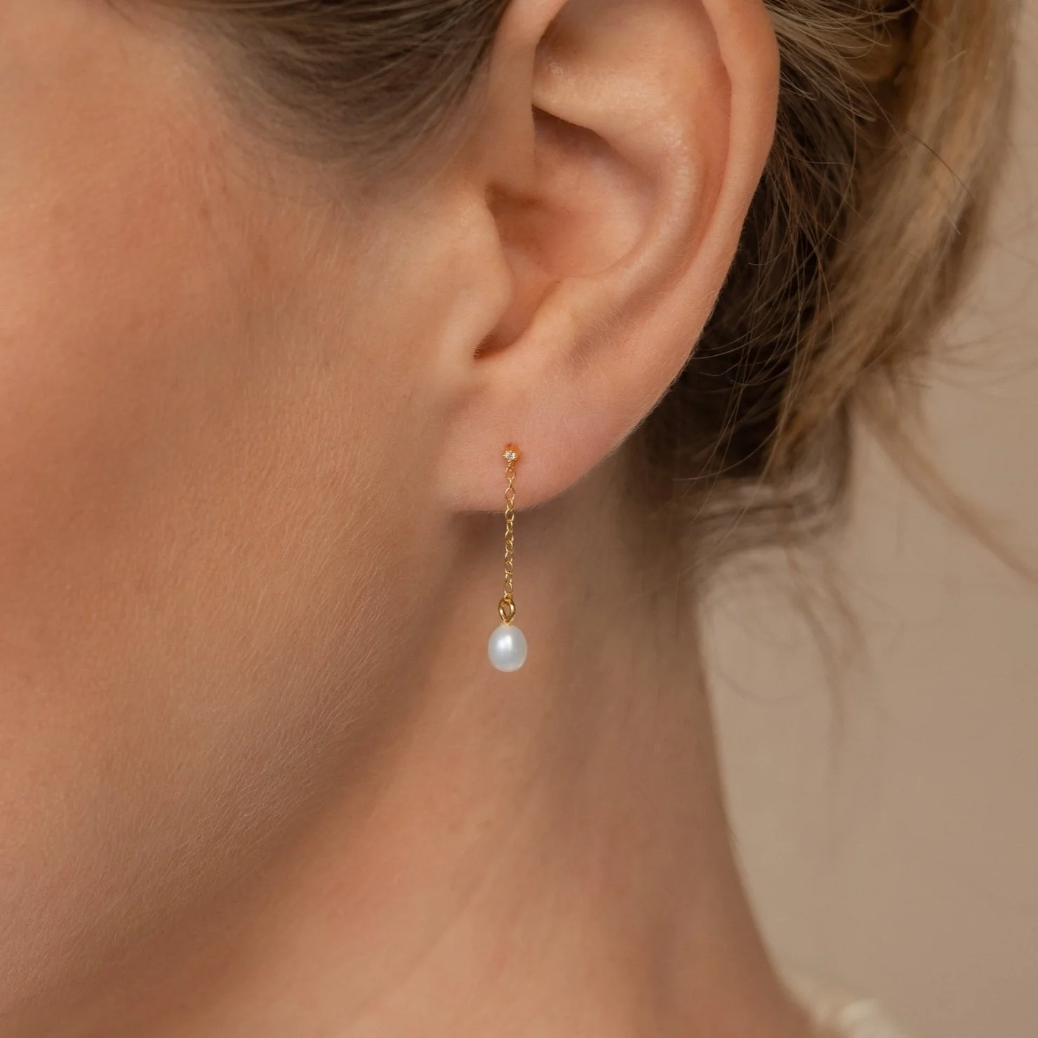 Isha Pearl Drop Earrings - Image 3