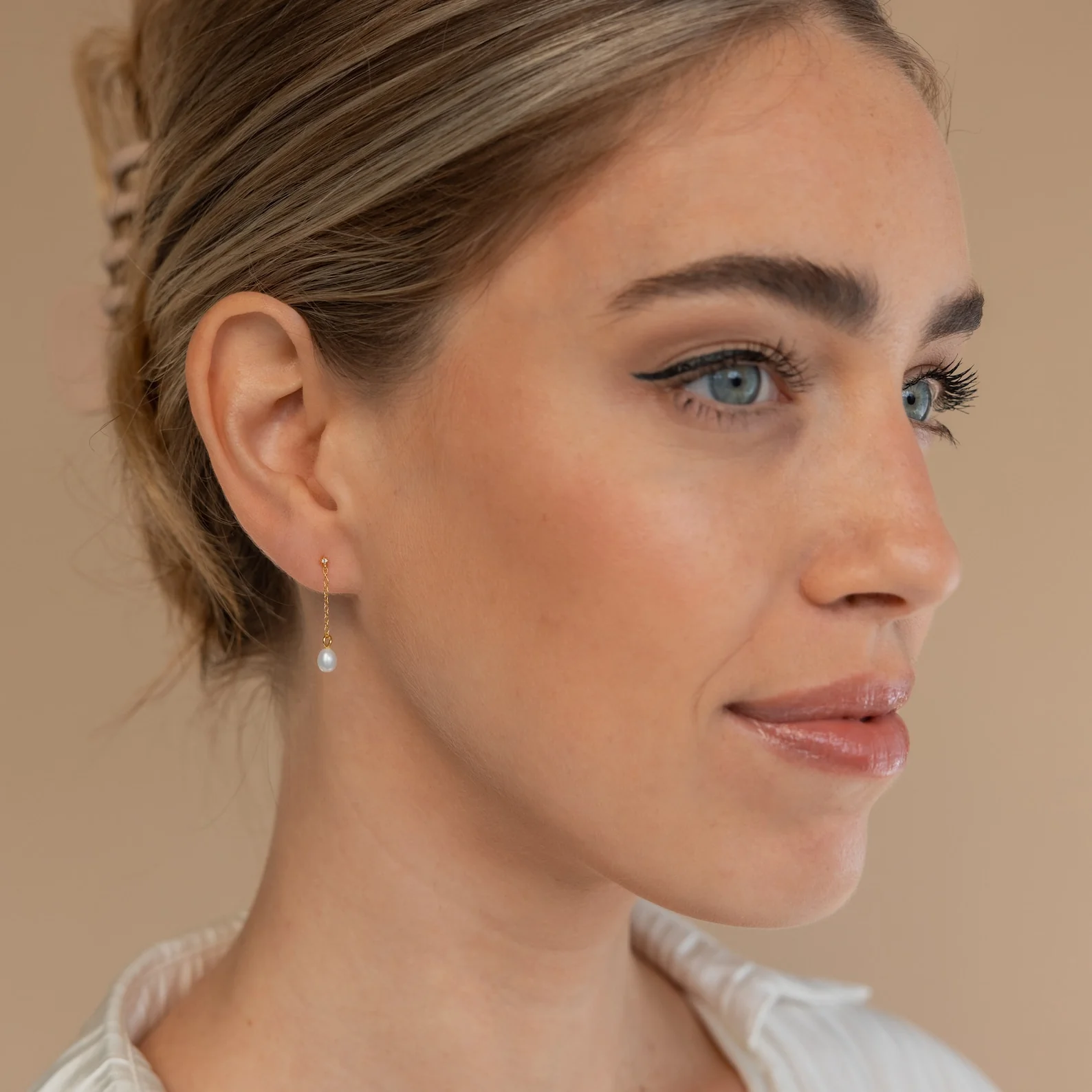 Isha Pearl Drop Earrings - Image 7
