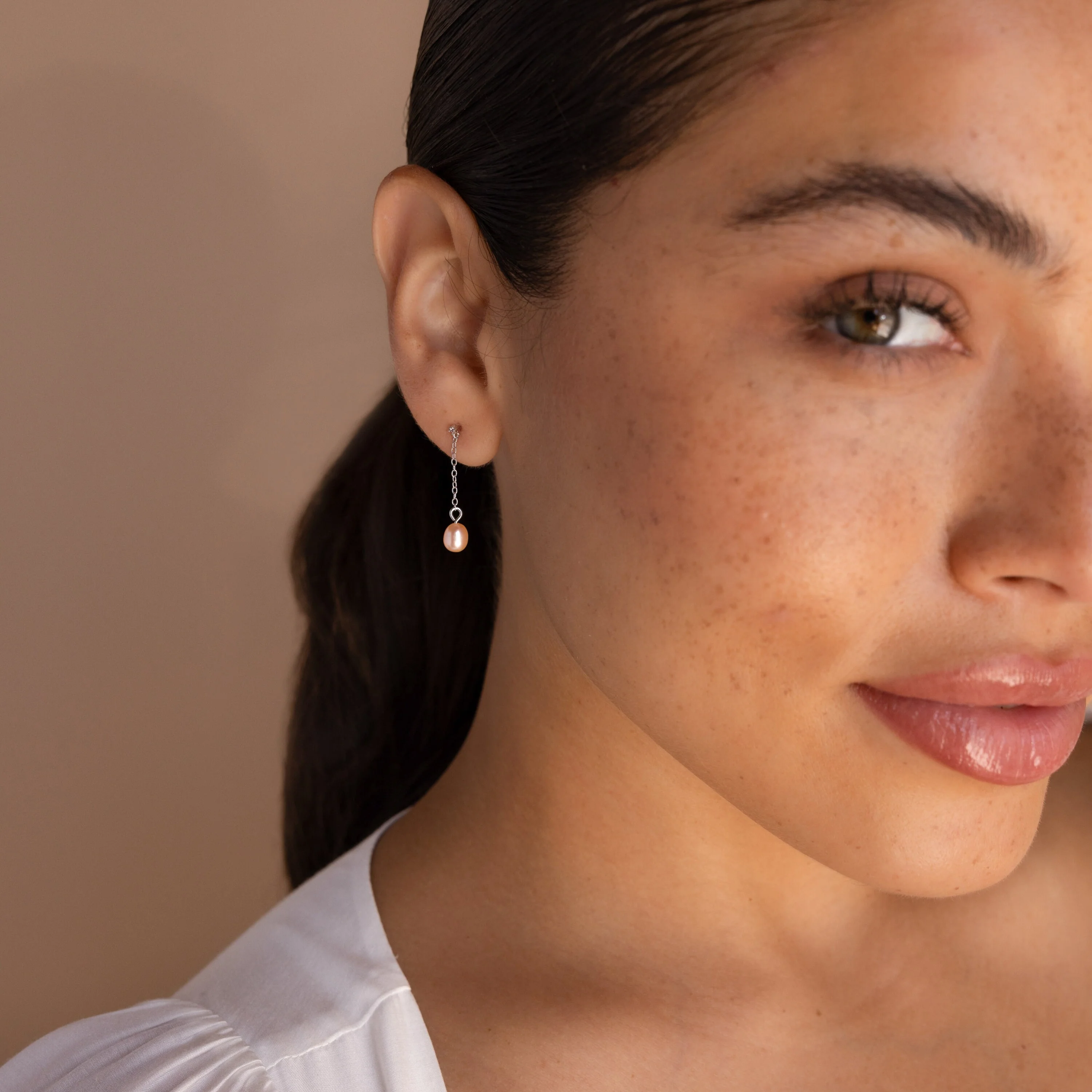 Isha Pink Pearl Earrings - Image 4