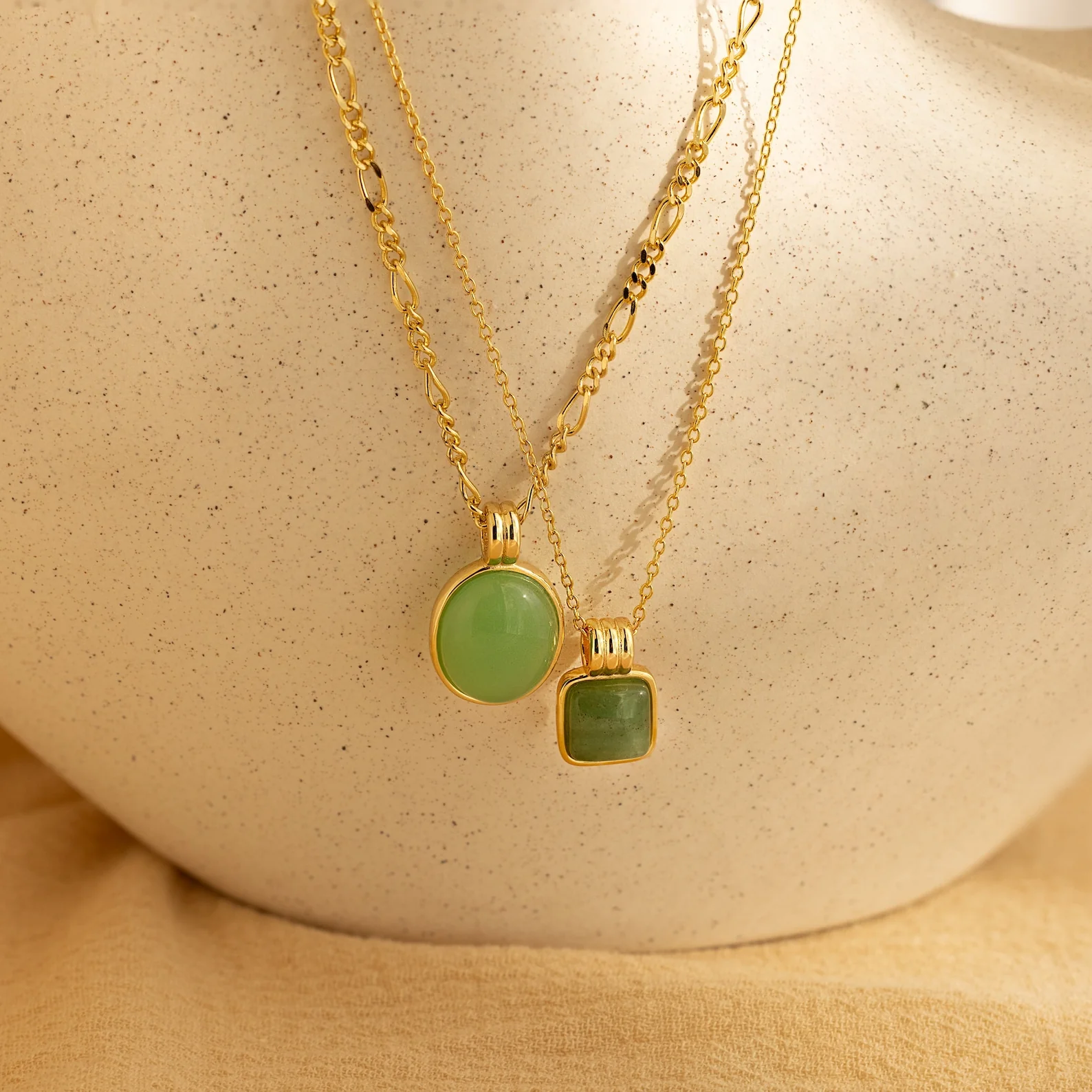 Jade Oval Pendant Necklace - Image 3