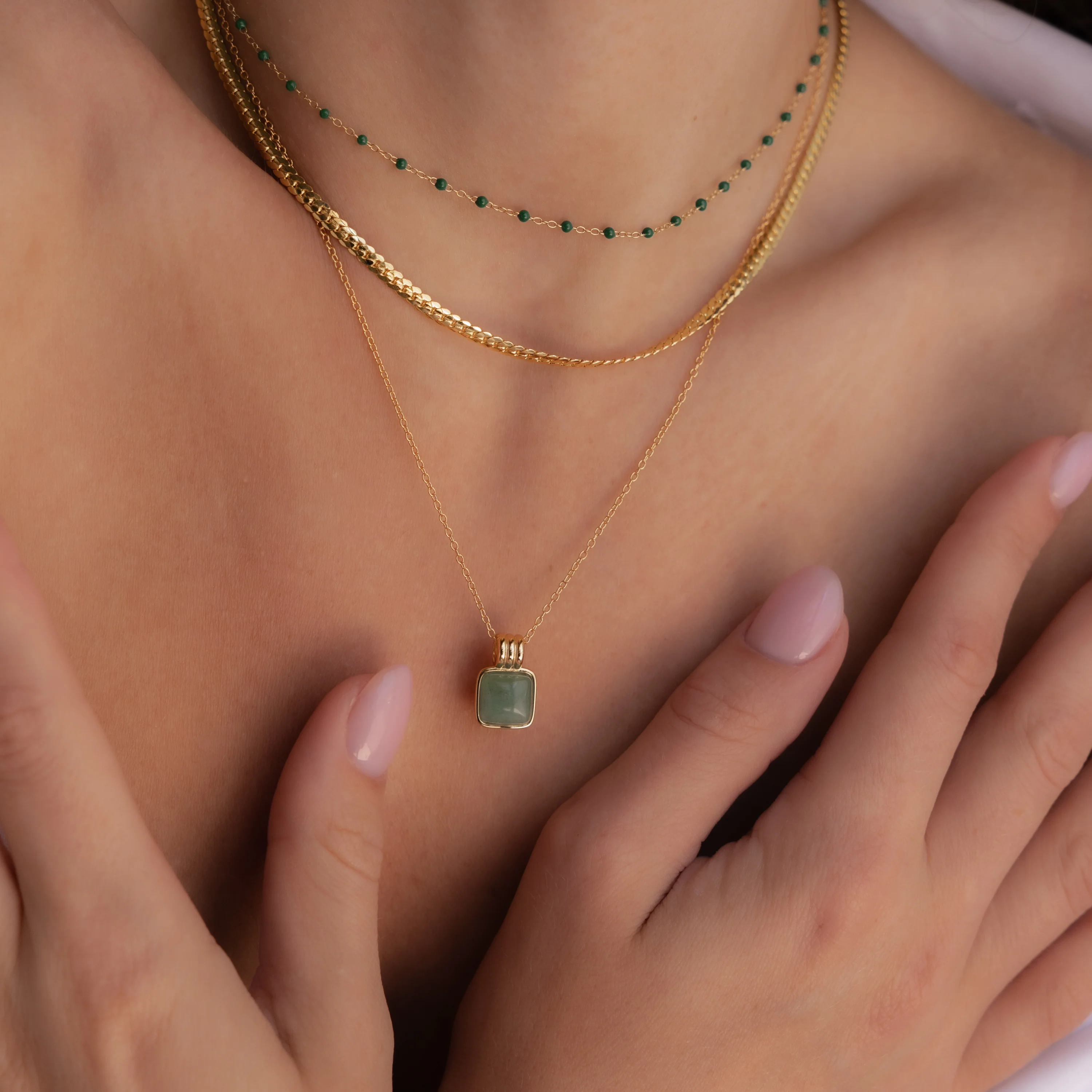 Jade Pendant Necklace in 18K Gold - Image 4