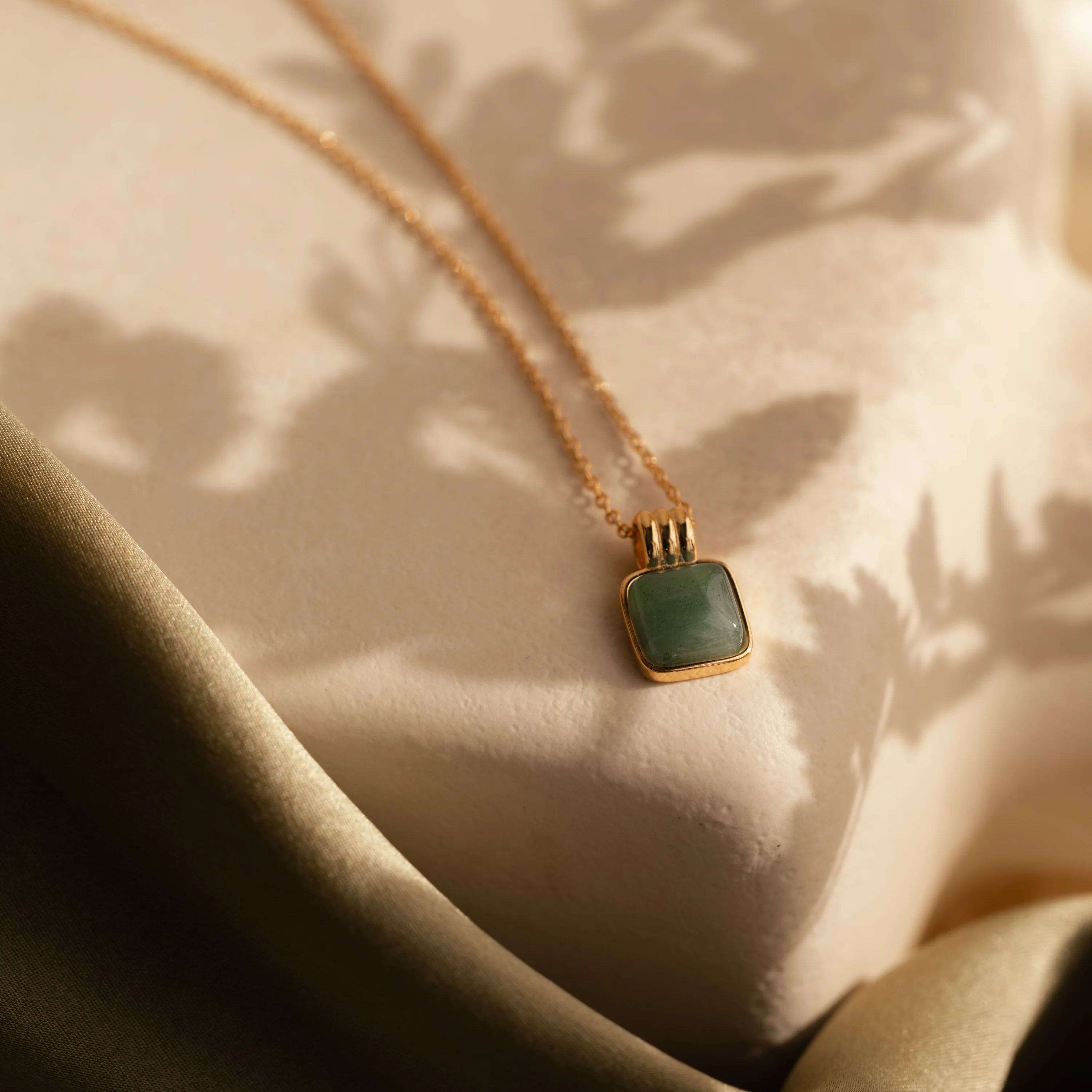 Jade Pendant Necklace in 18K Gold - Image 5