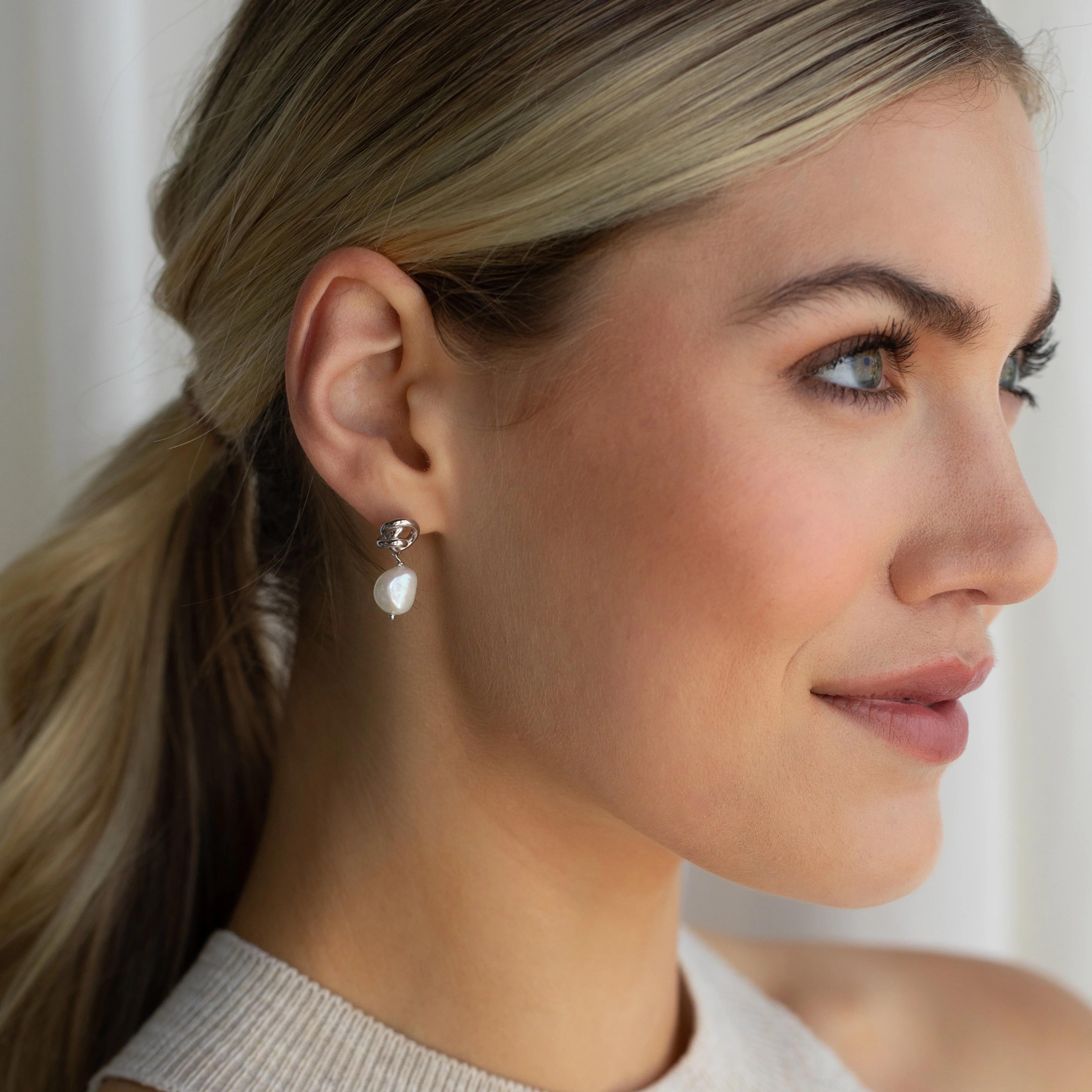 Knot Pearl Drop Earrings - Image 8