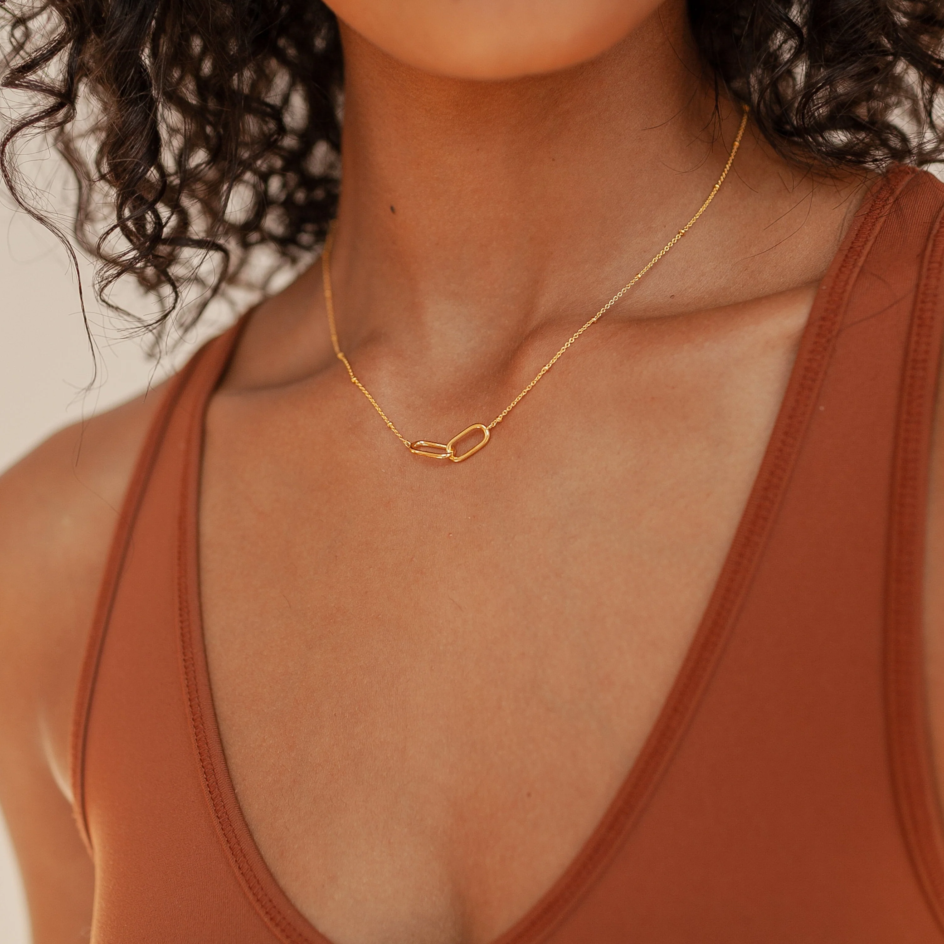 Linked Pendant Necklace in 18K Gold - Image 6