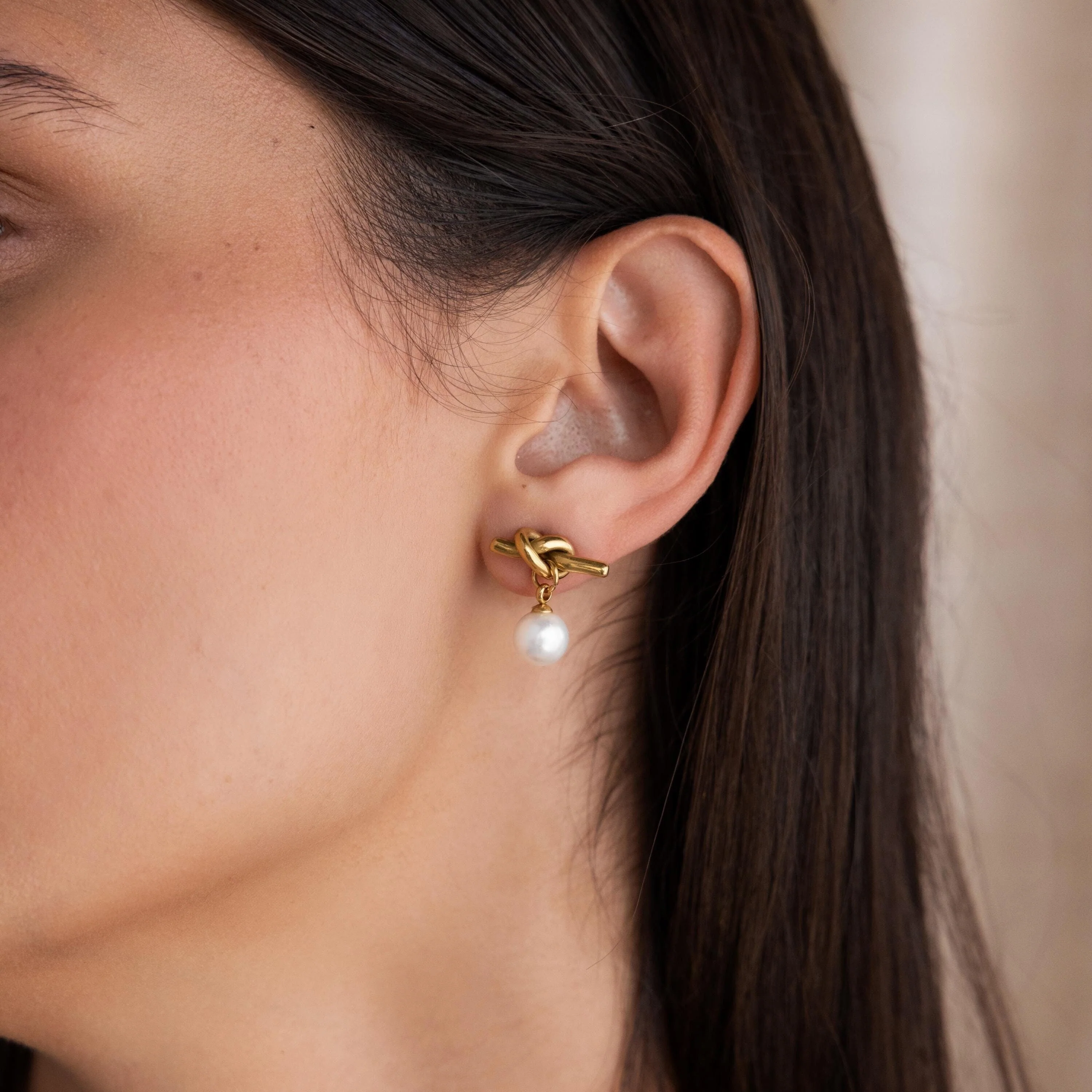 Love Knot Pearl Earrings - Image 2