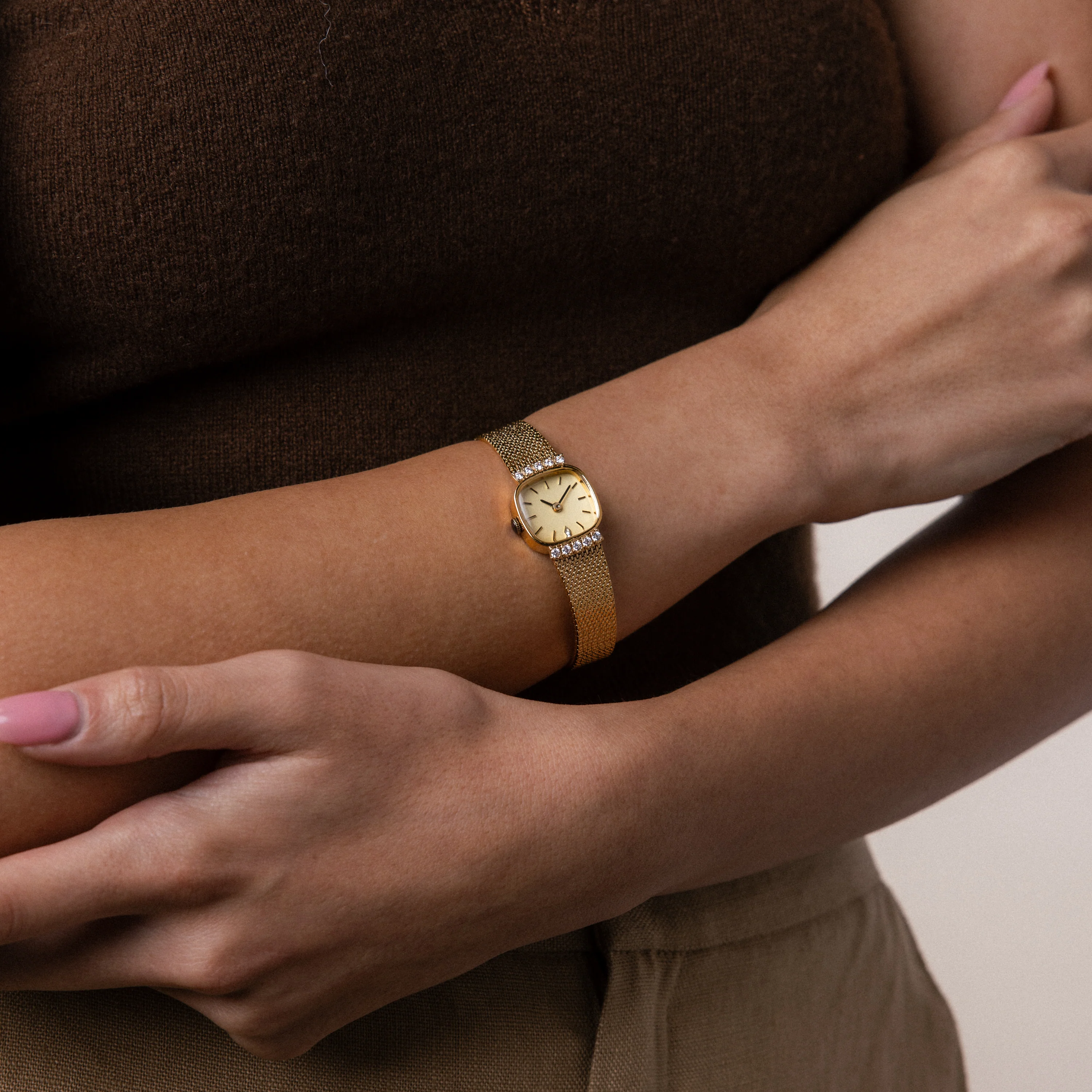 Luxe Square Timepiece - Image 7