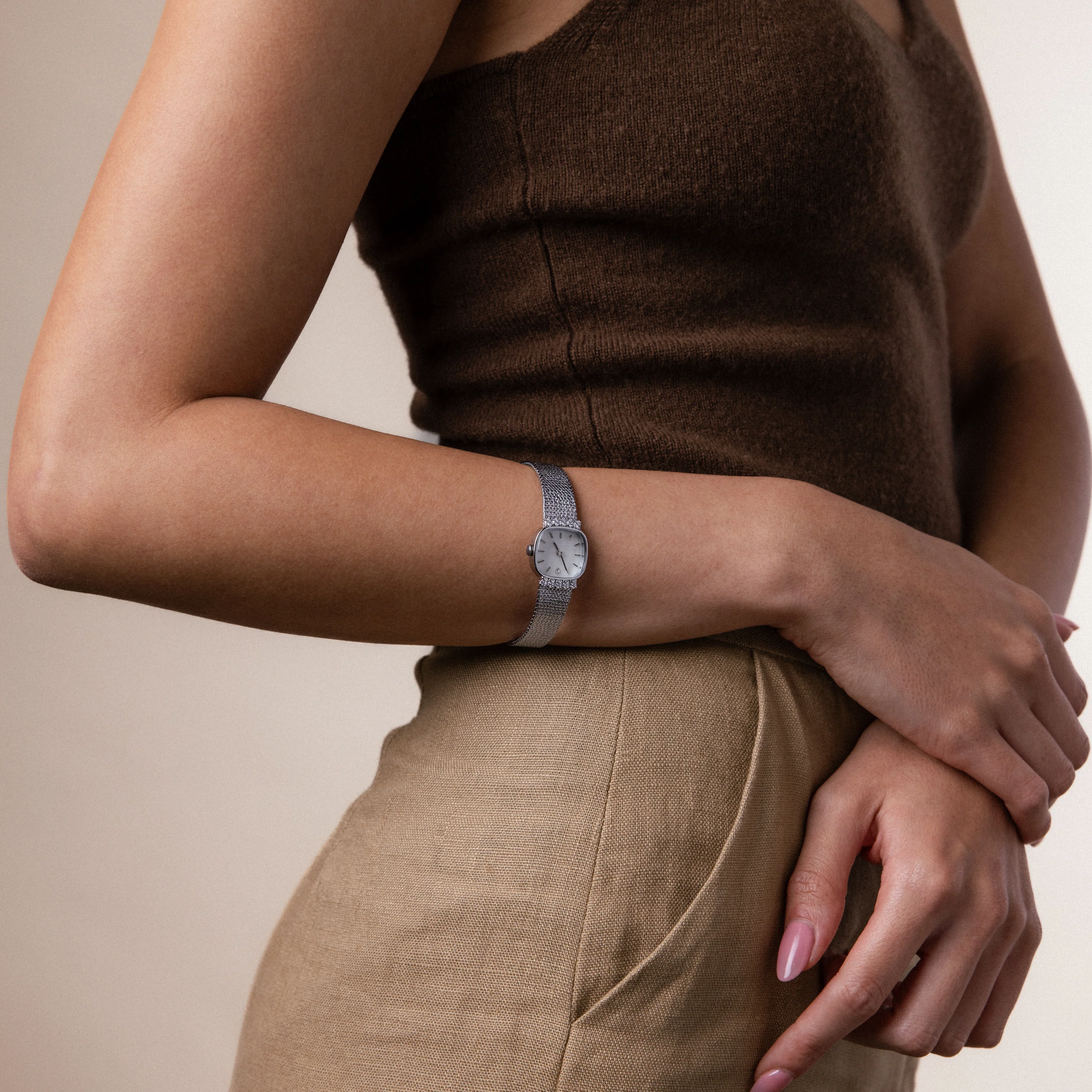Luxe Square Timepiece in Silver - Image 4