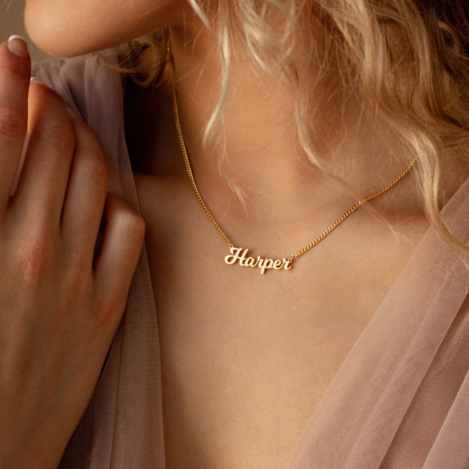 Mellow Name Necklace in Curb Chain - Image 4