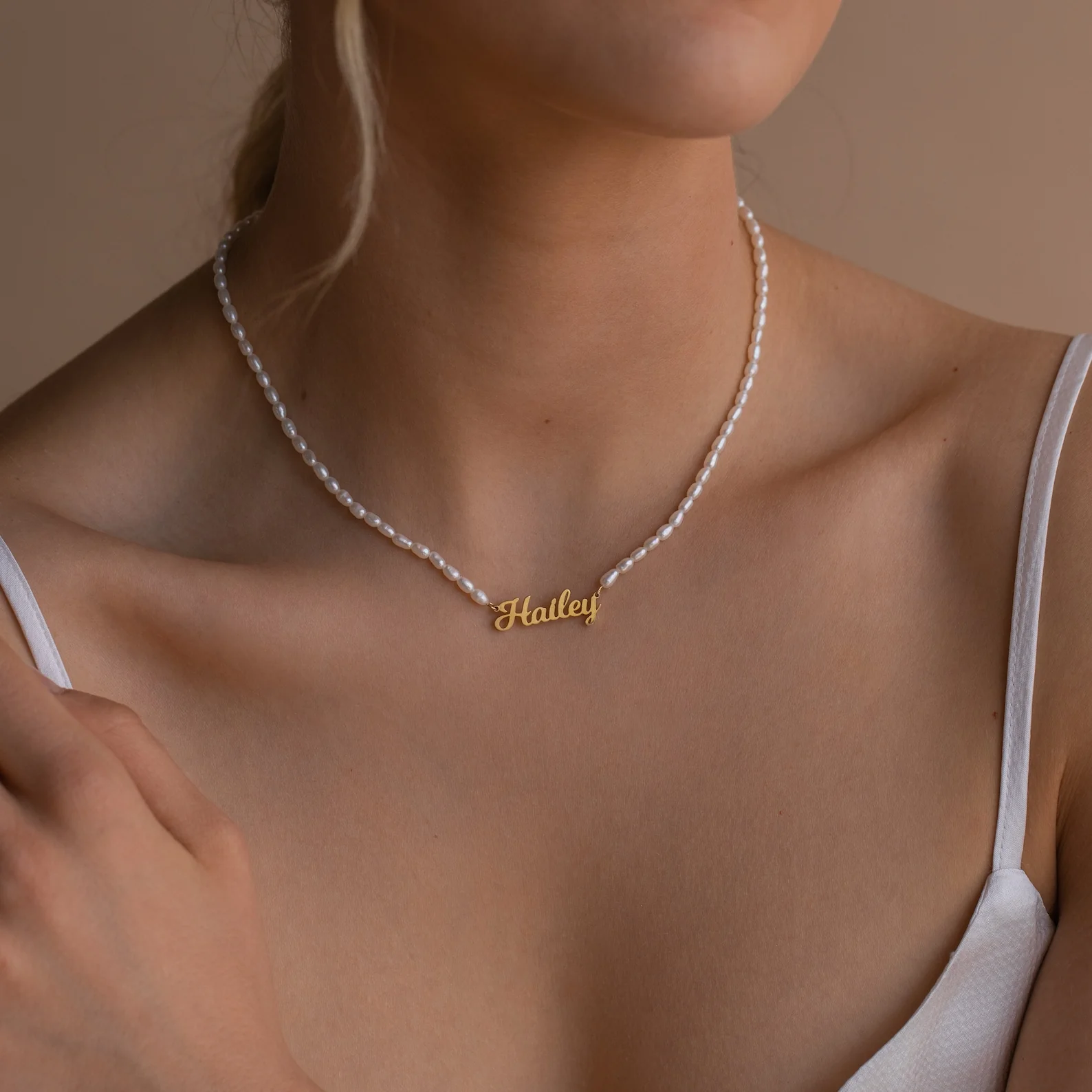 Mellow Pearl Name Necklace - Image 5
