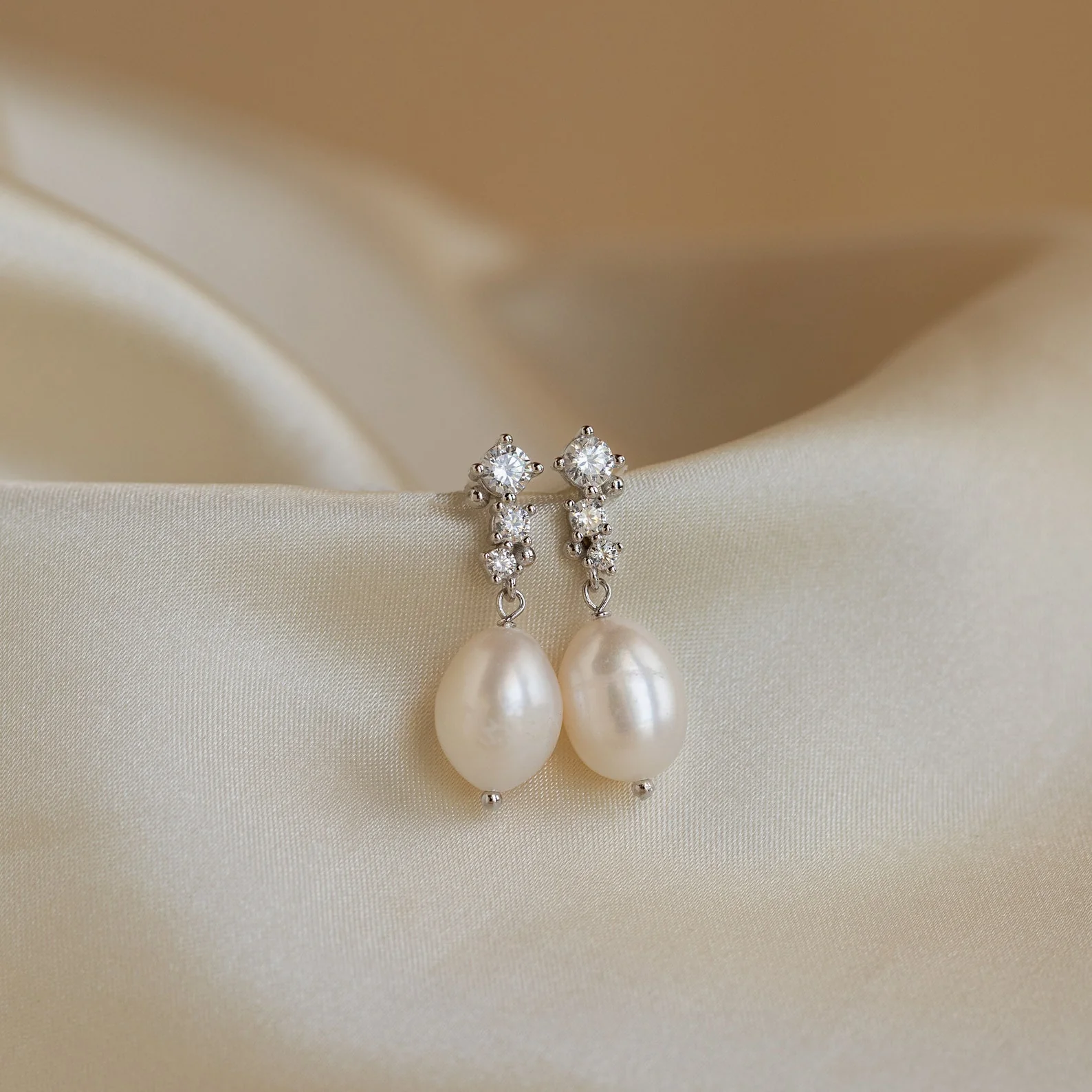 Millie Drop Earrings - Image 3