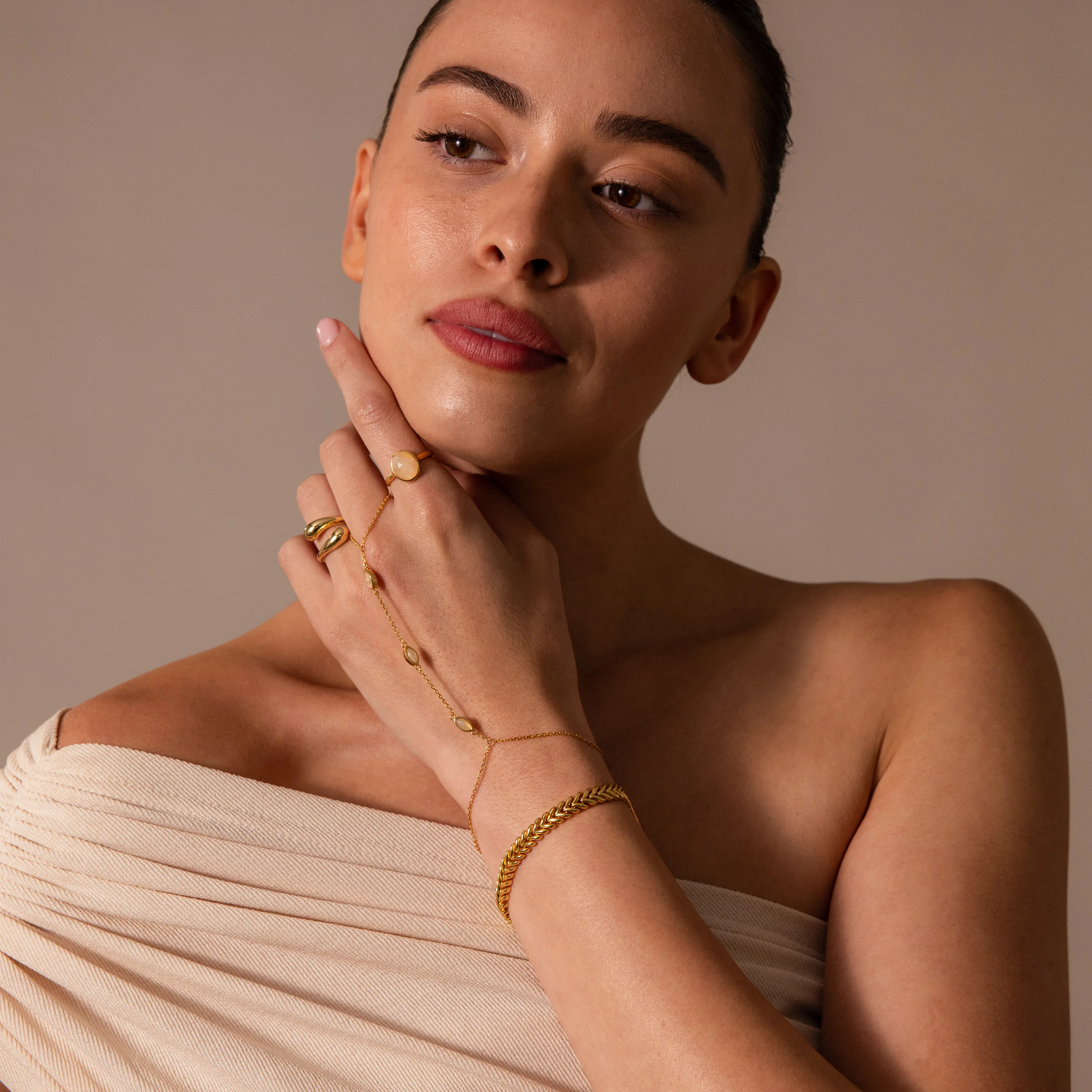 Moonstone Hand Chain Bracelet in 18K Gold - Image 5