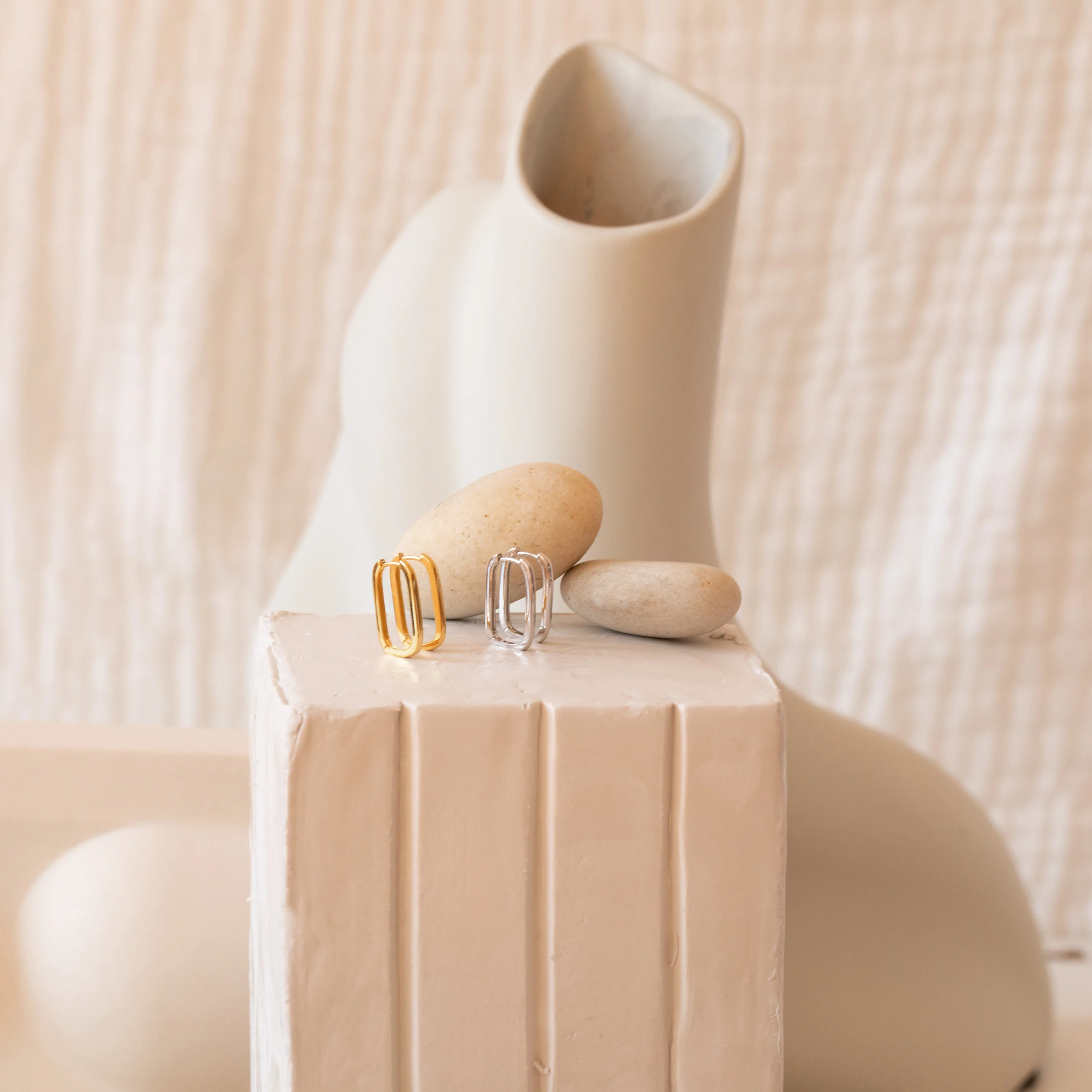 Nina Link Earrings in 18K Gold - Image 6