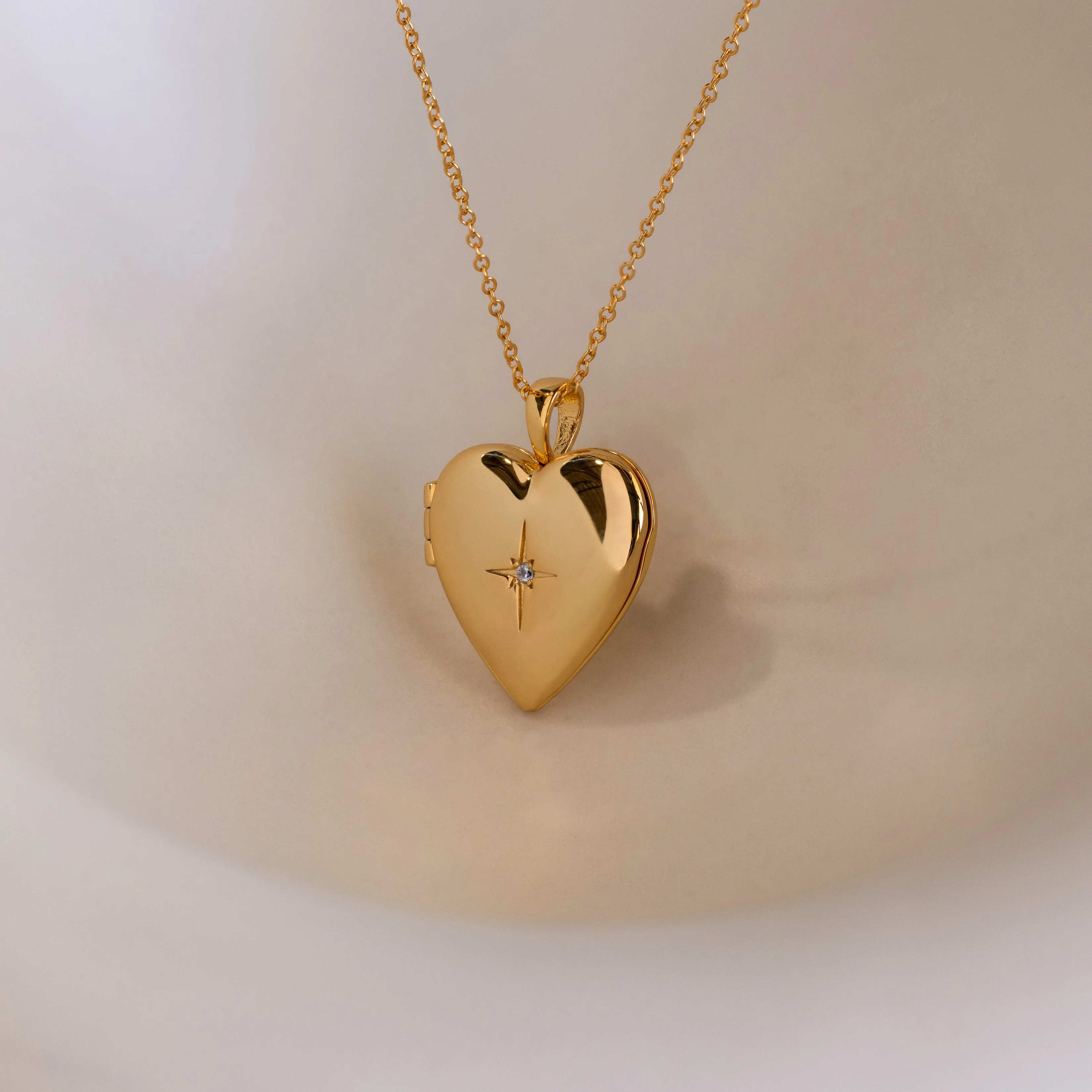 North Star Heart Locket Necklace in 18K Gold