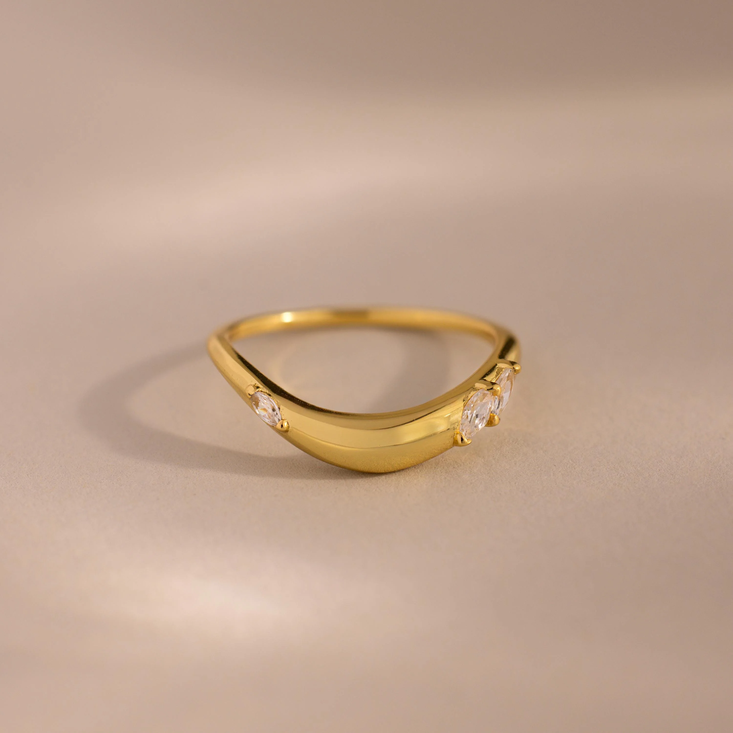 Organic Diamond Curve Ring - Image 5
