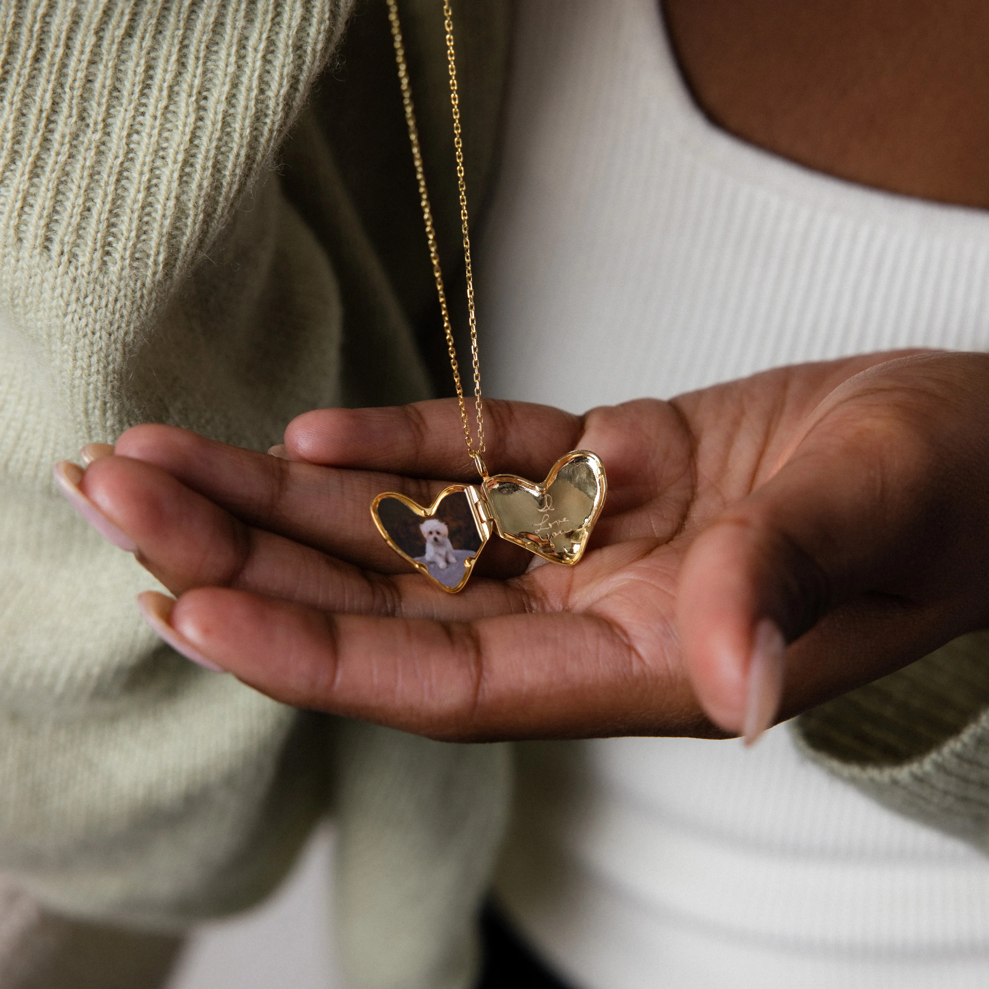 Organic Heart Locket Necklace in 18K Gold - Image 4