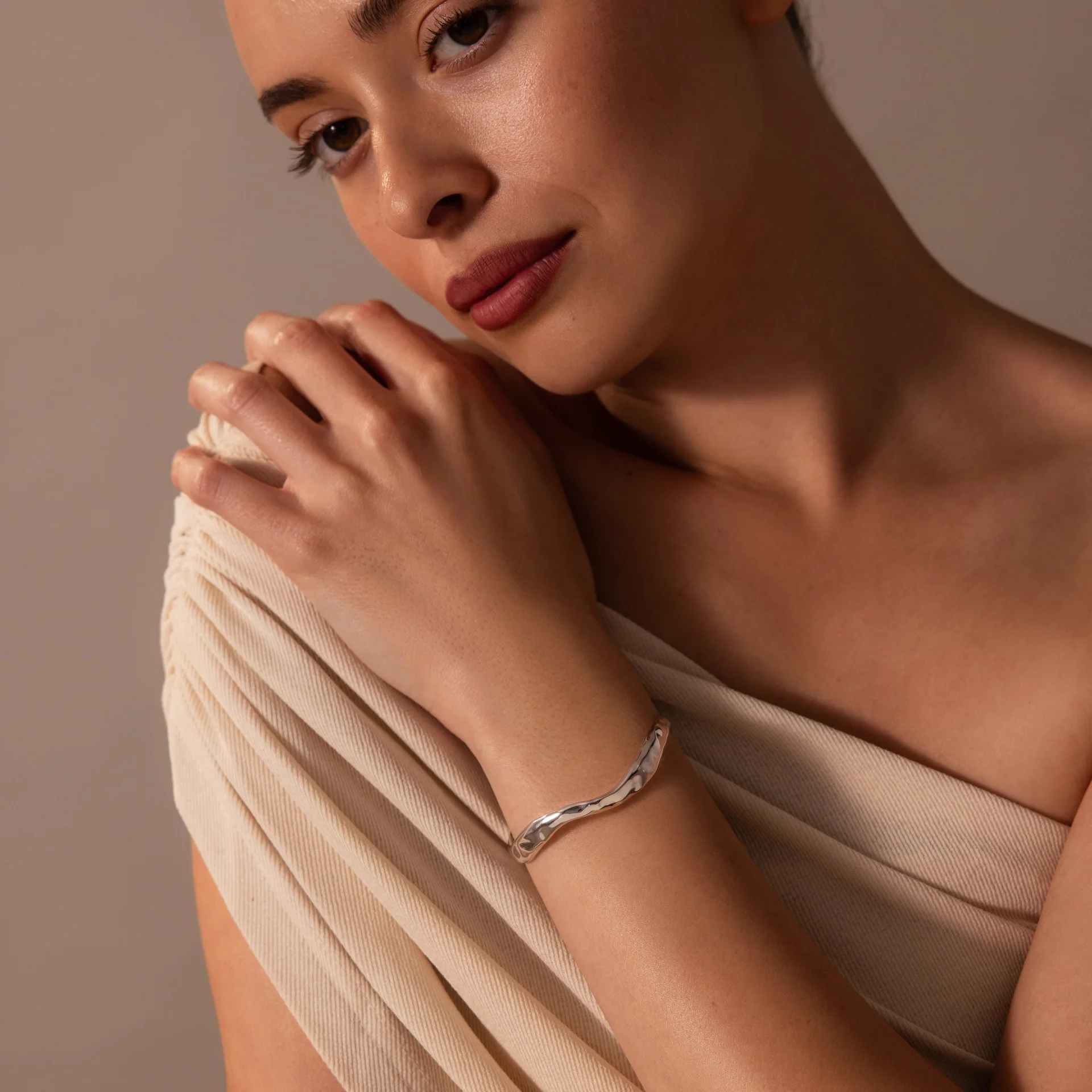 Organic Wavy Cuff Bracelet in Silver - Image 4