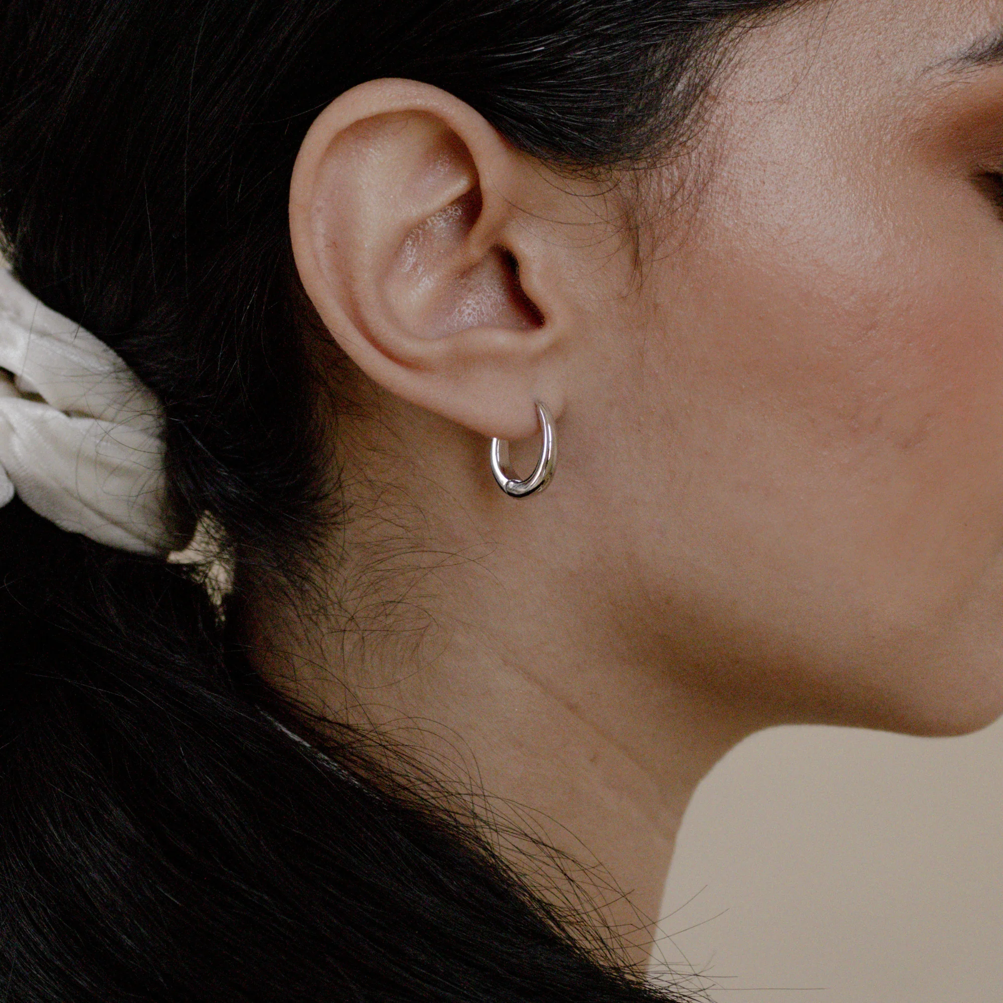 Paris Oval Hoops in Silver