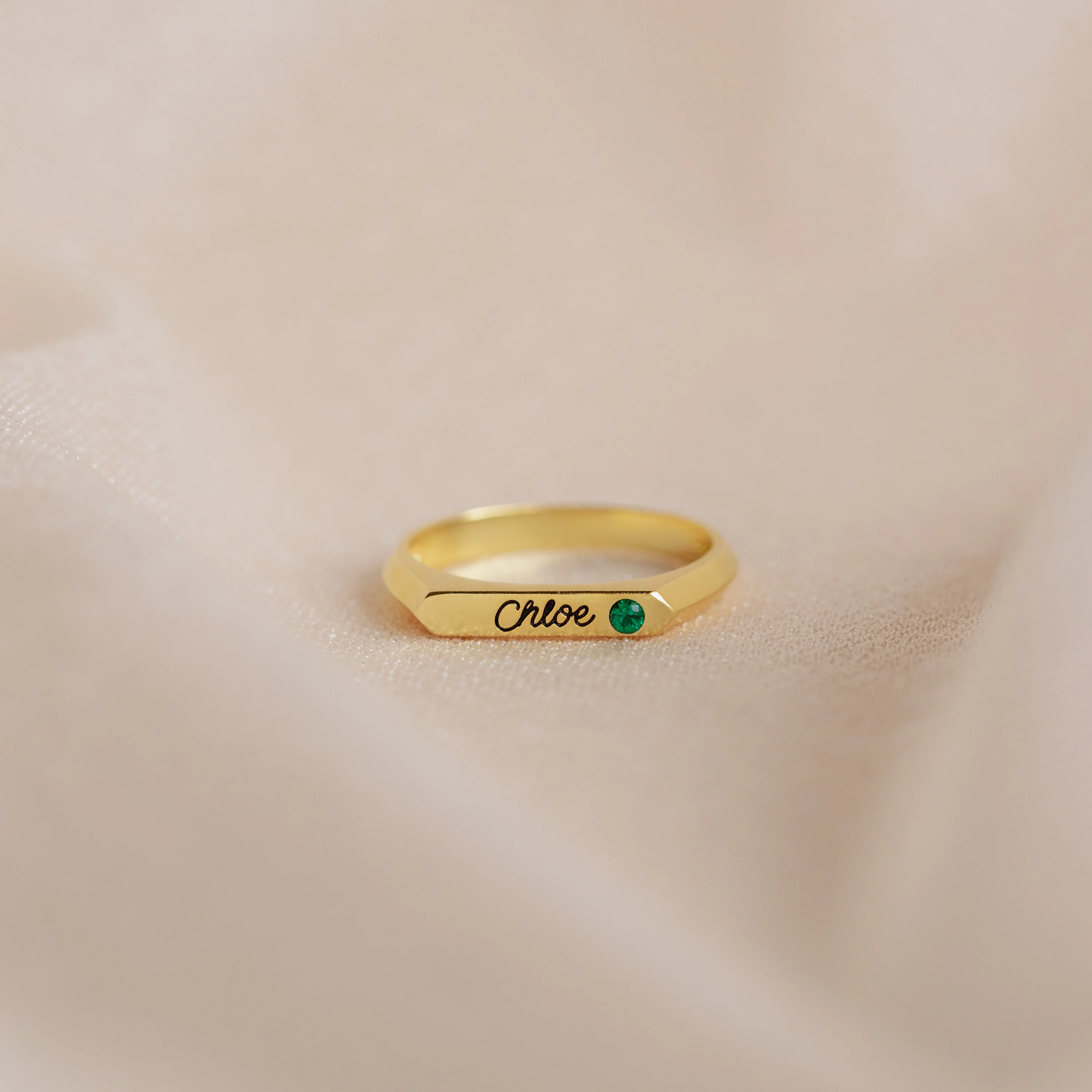 Paris Thin Name Signet Ring in 18K Gold