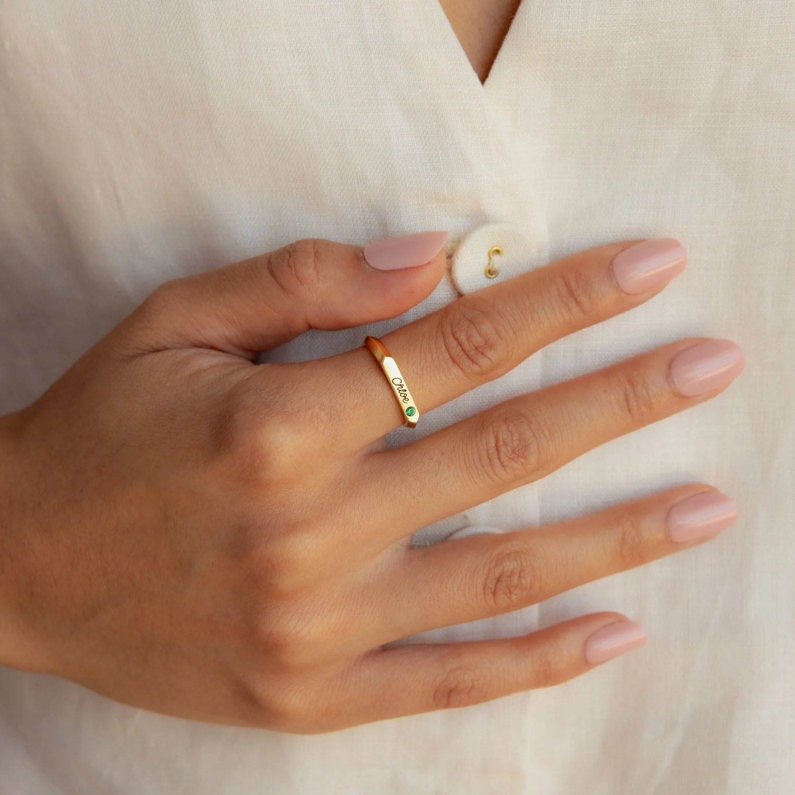 Paris Thin Name Signet Ring in 18K Gold - Image 4