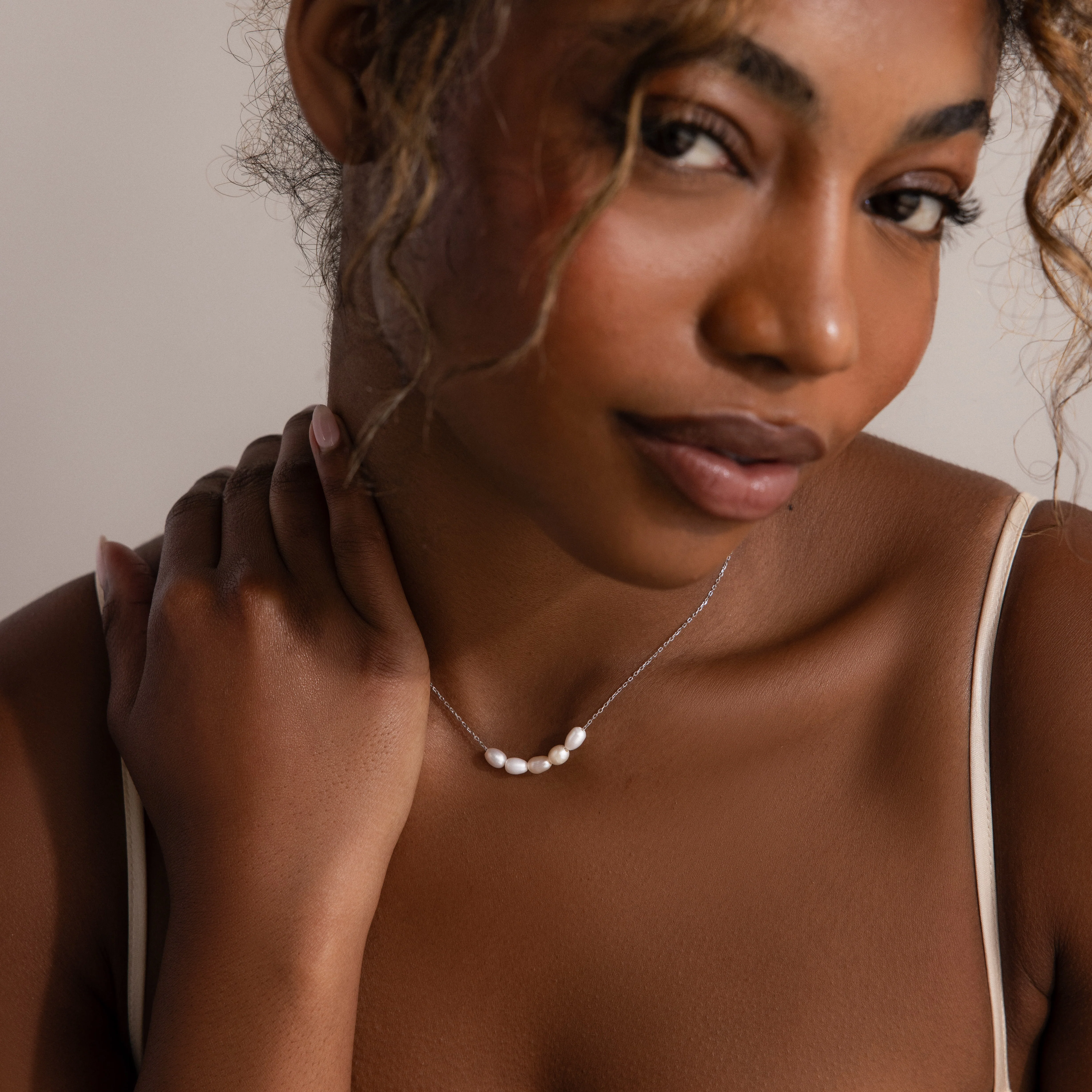 Pearl Bead Necklace in Silver - Image 5