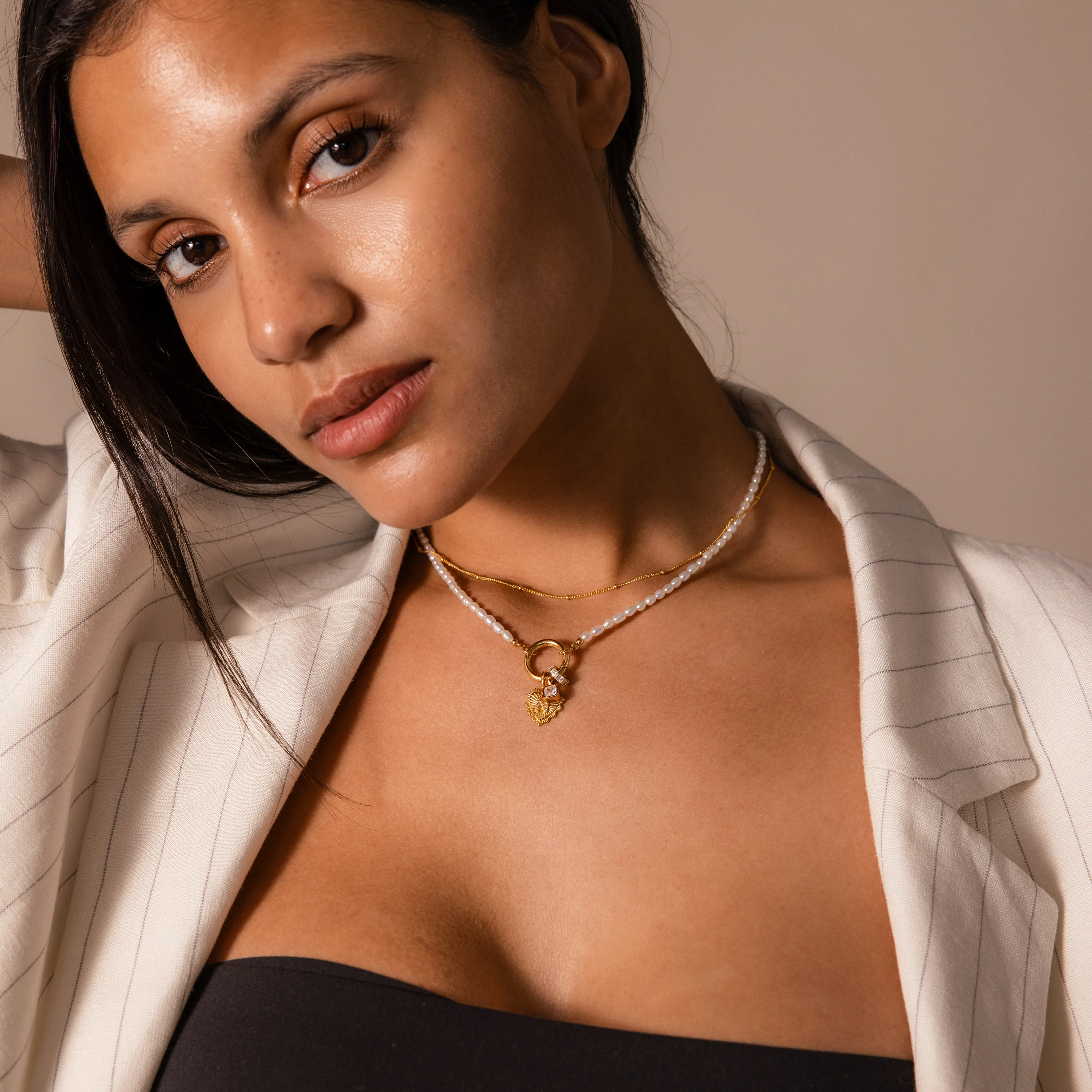 Pearl Chain Clasp Necklace in 18K Gold - Image 8