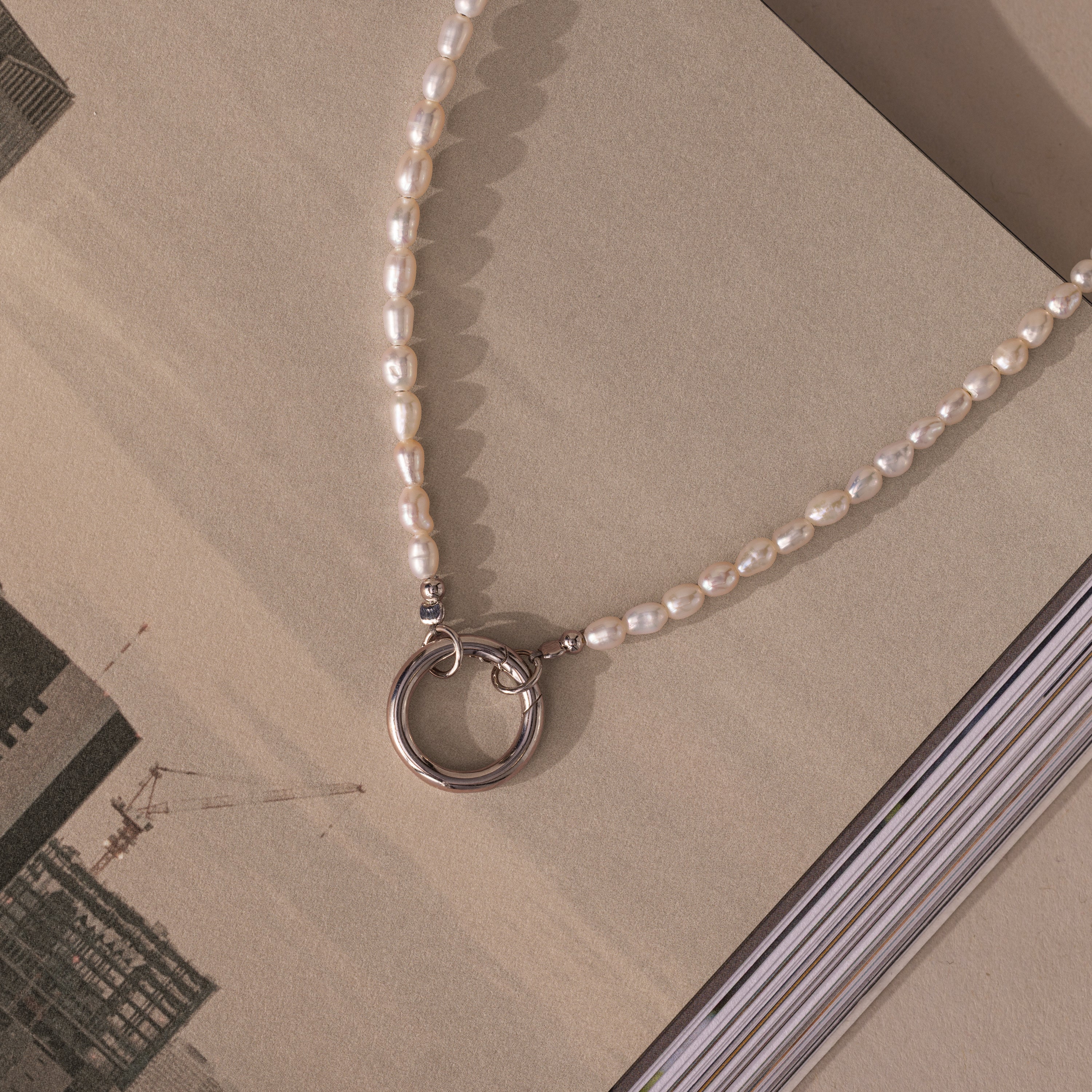 Pearl Chain Clasp Necklace in Silver - Image 5