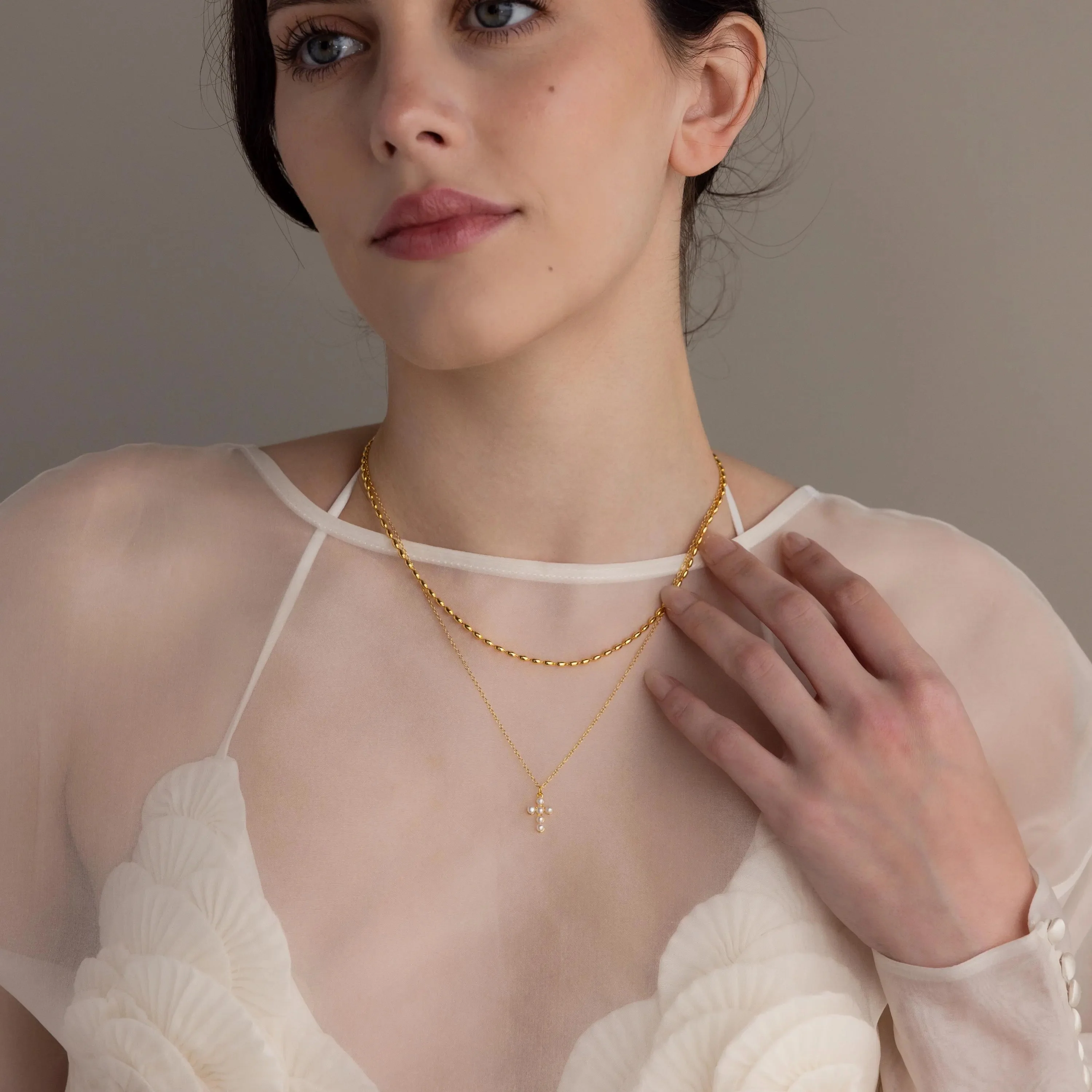 Pearl Cross Necklace in 18K Gold - Image 8