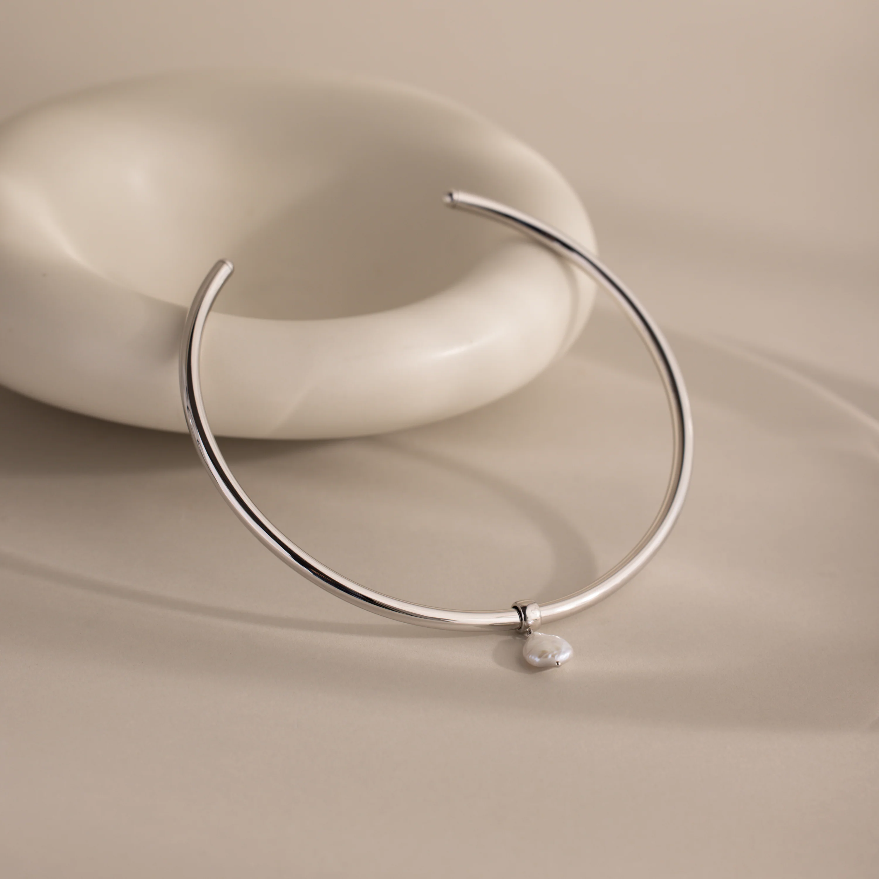 Pearl Cuff Choker Necklace - Image 2