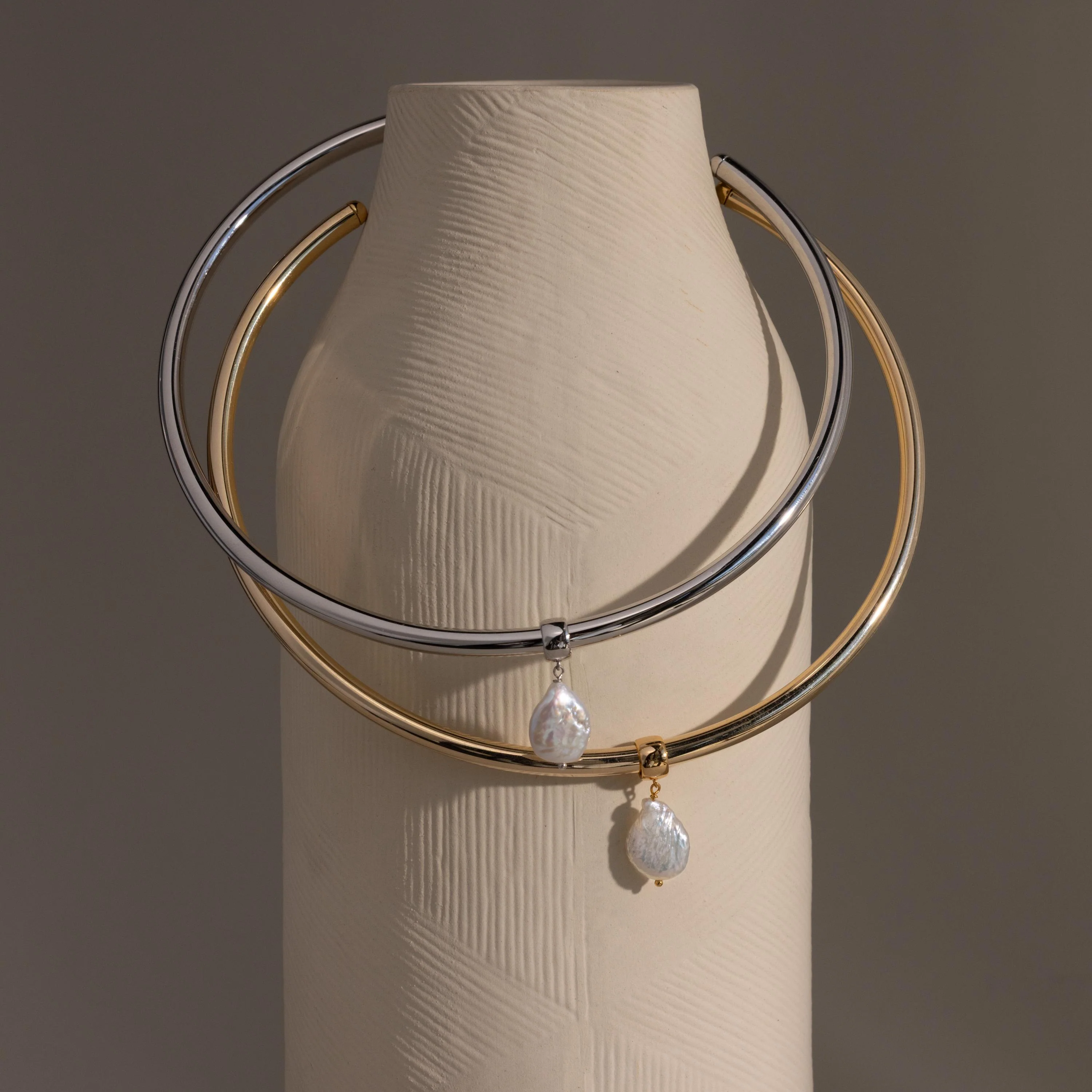 Pearl Cuff Choker Necklace - Image 4
