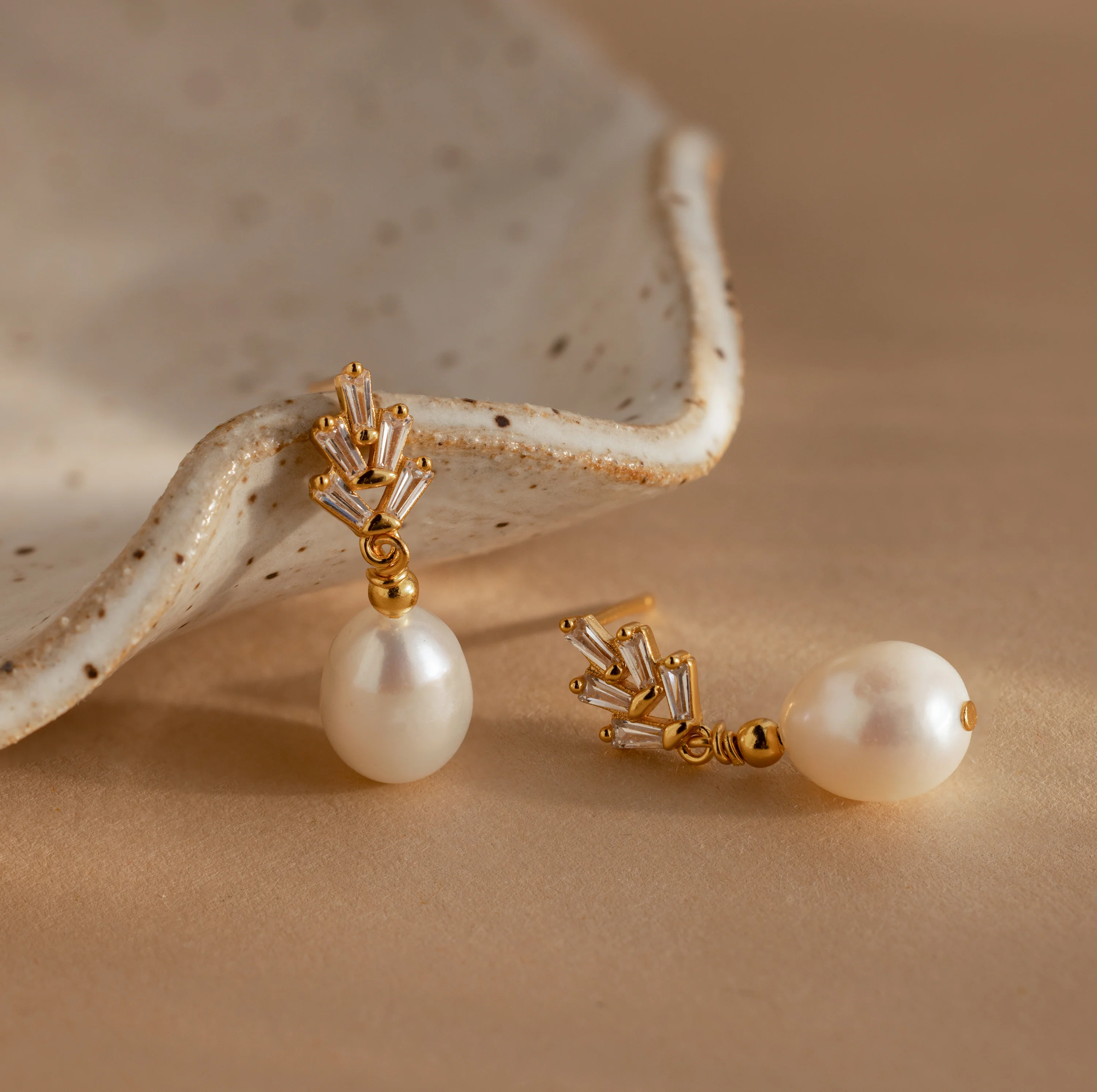 Pearl Diamond Drop Earrings in 18K Gold - Image 5