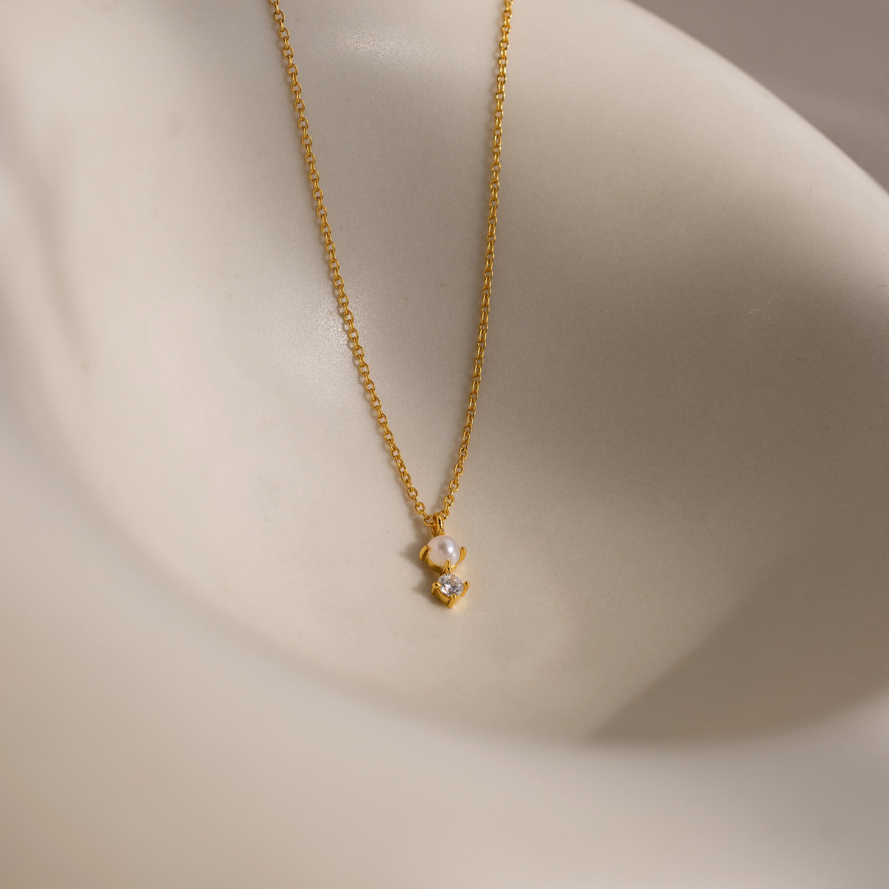 Pearl Diamond Drop Necklace in 18K Gold - Image 5