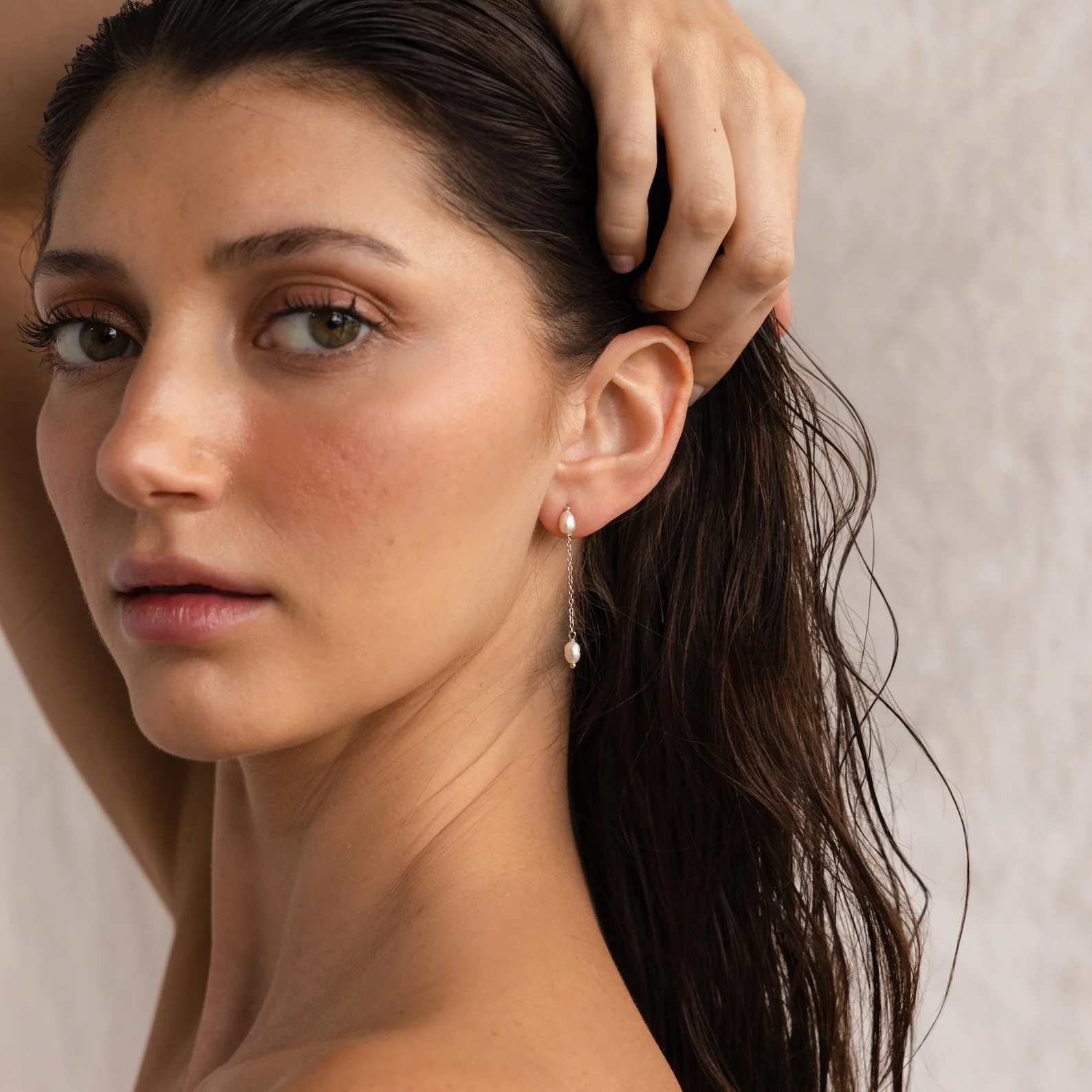 Pearl Drop Chain Earrings - Image 6