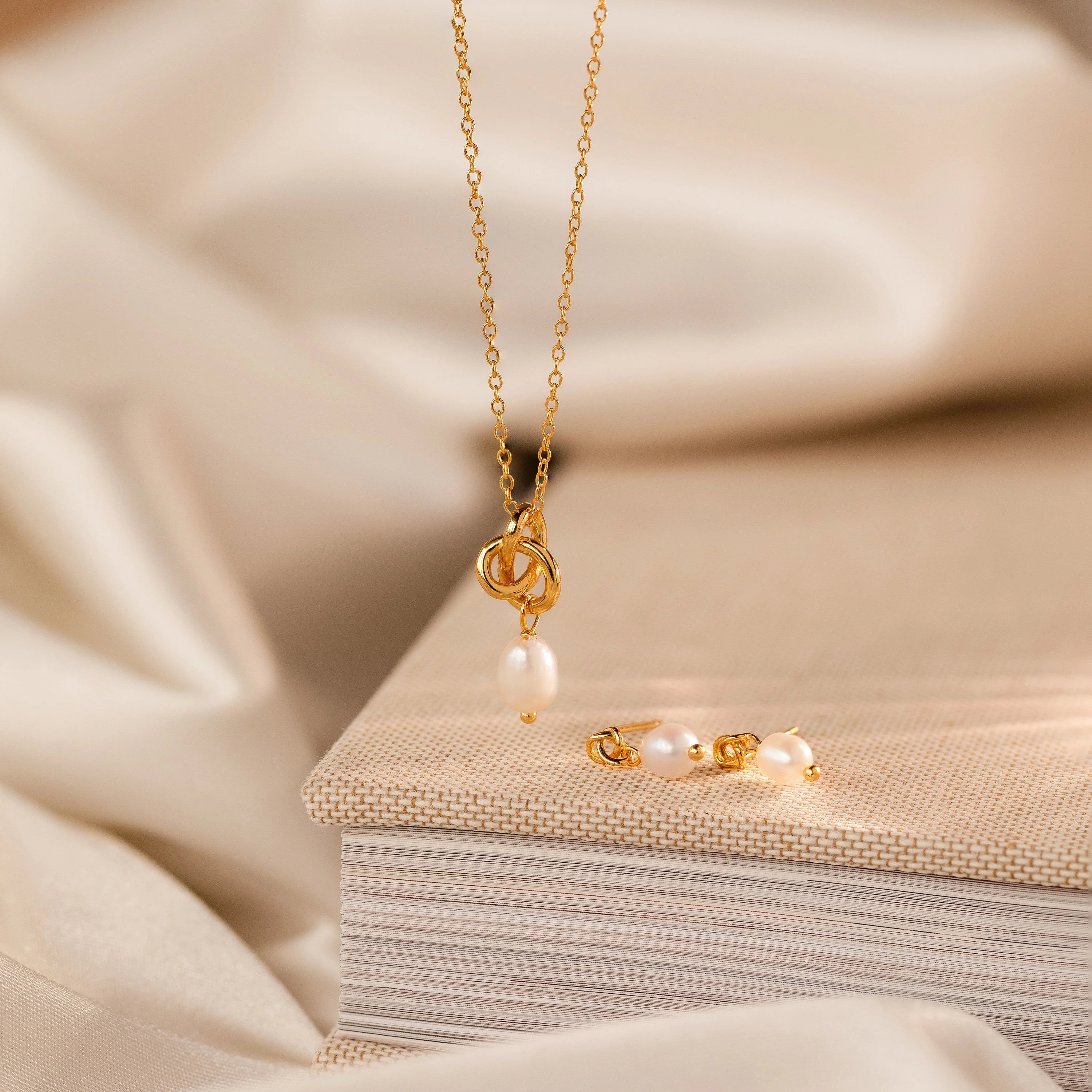 Pearl Knot Necklace & Earrings Set - Image 5