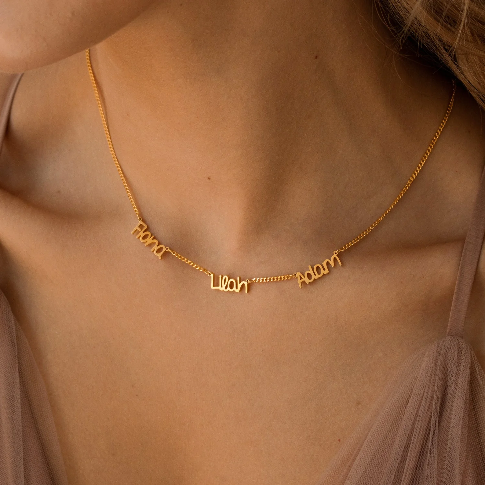 Preppy Multiple Name Necklace in Curb Chain - Image 2