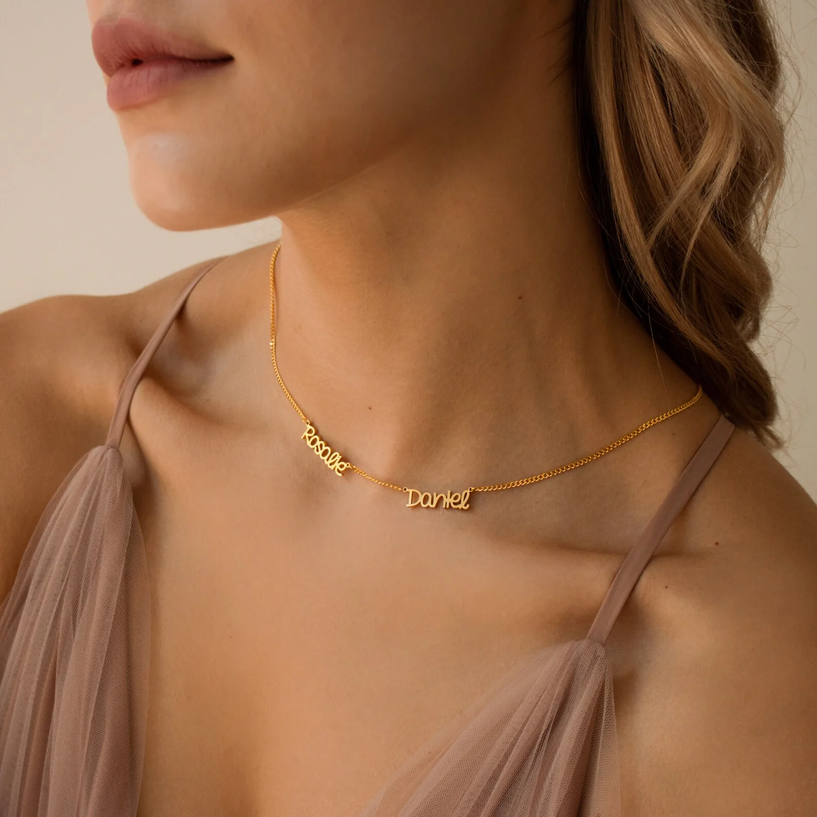 Preppy Multiple Name Necklace in Curb Chain - Image 4