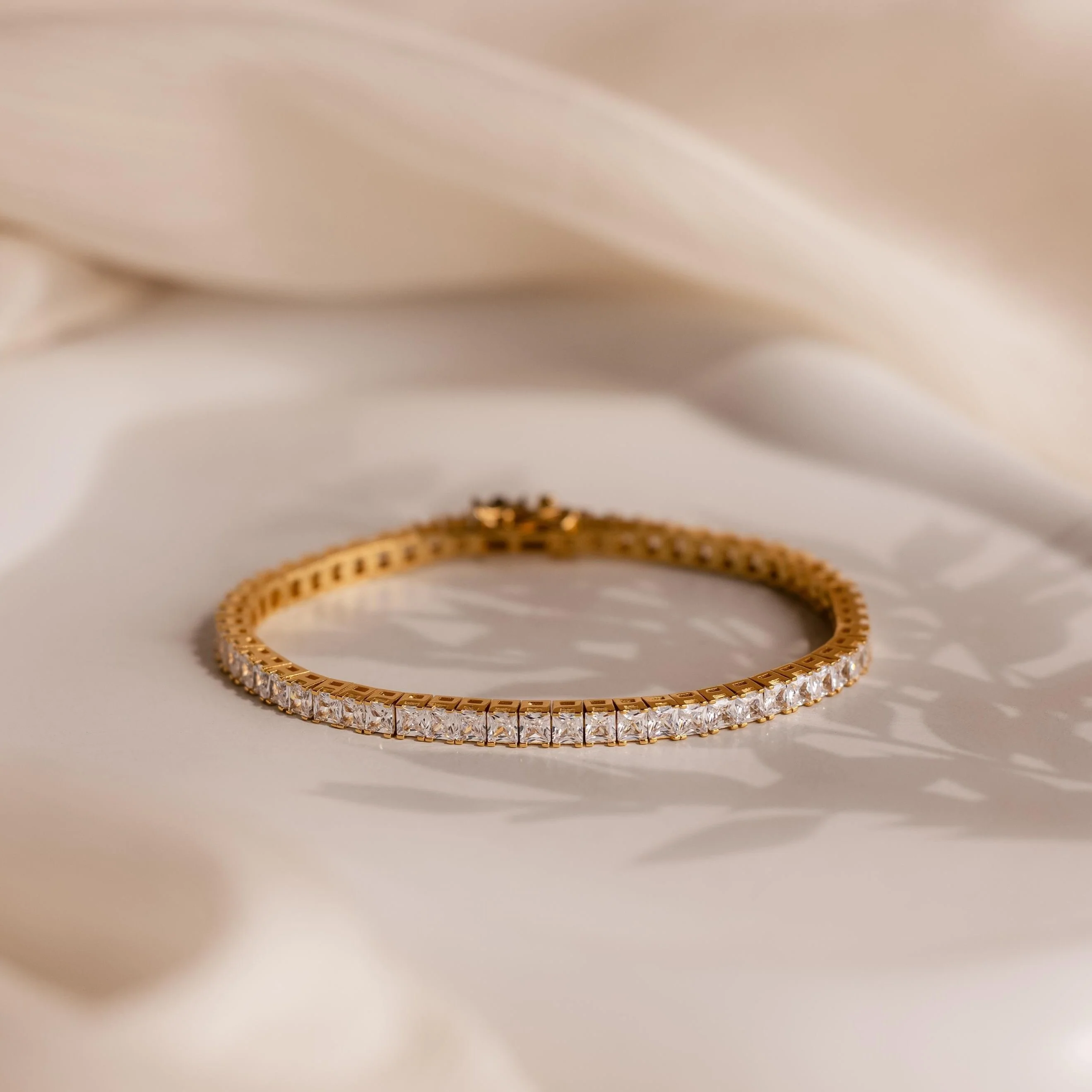 Princess Diamond Tennis Bracelet in 18K Gold